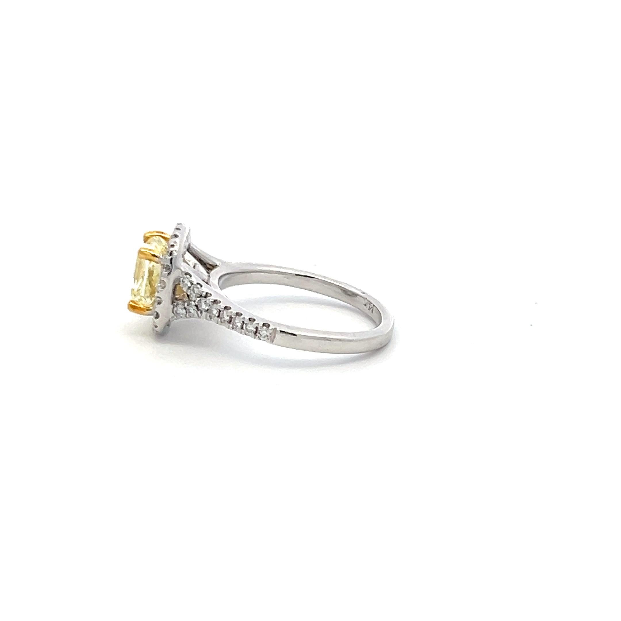 1.92 Carat Radiant Fancy light yellow and Round Diamond 14K WG Engagement Ring In Good Condition For Sale In New York, NY