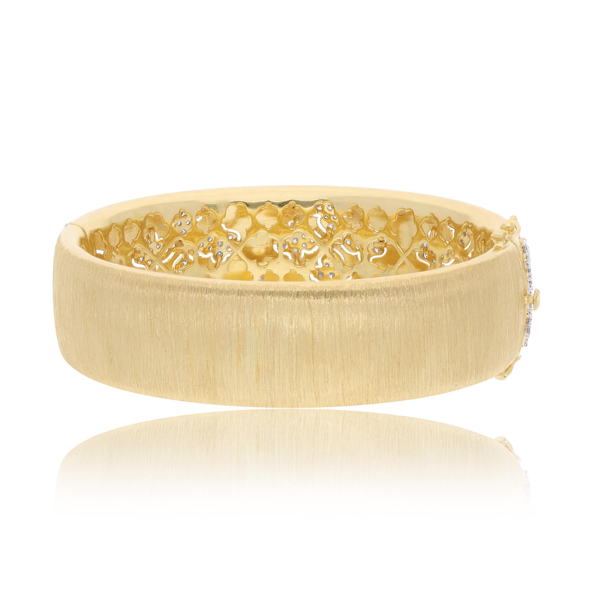 1.92 Carat SI Clarity HI Color Diamond Bangle Fine Bracelet 14 Karat Yellow Gold (Rundschliff) im Angebot