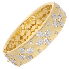 1.92 Carat SI Clarity HI Color Diamond Bangle Fine Bracelet 18 Karat Yellow Gold