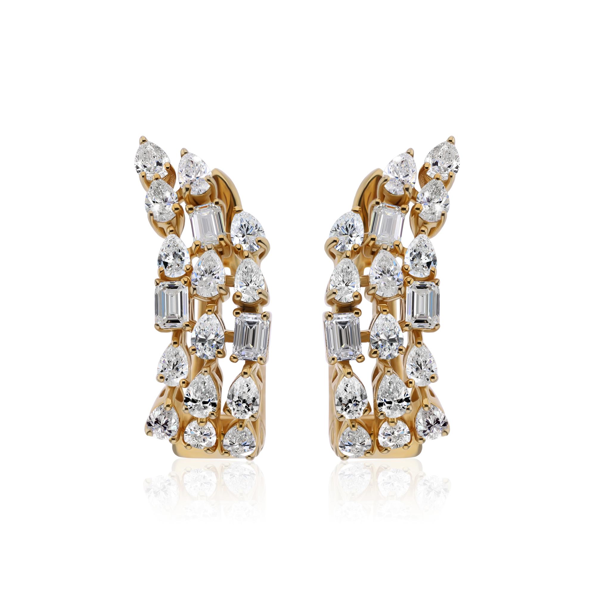 Pendientes de aro de diamantes mixtos de 1,92 quilates, claridad SI y color HI, oro amarillo de 18 quilates en Nuevo estado para la venta en Diera, Dubai