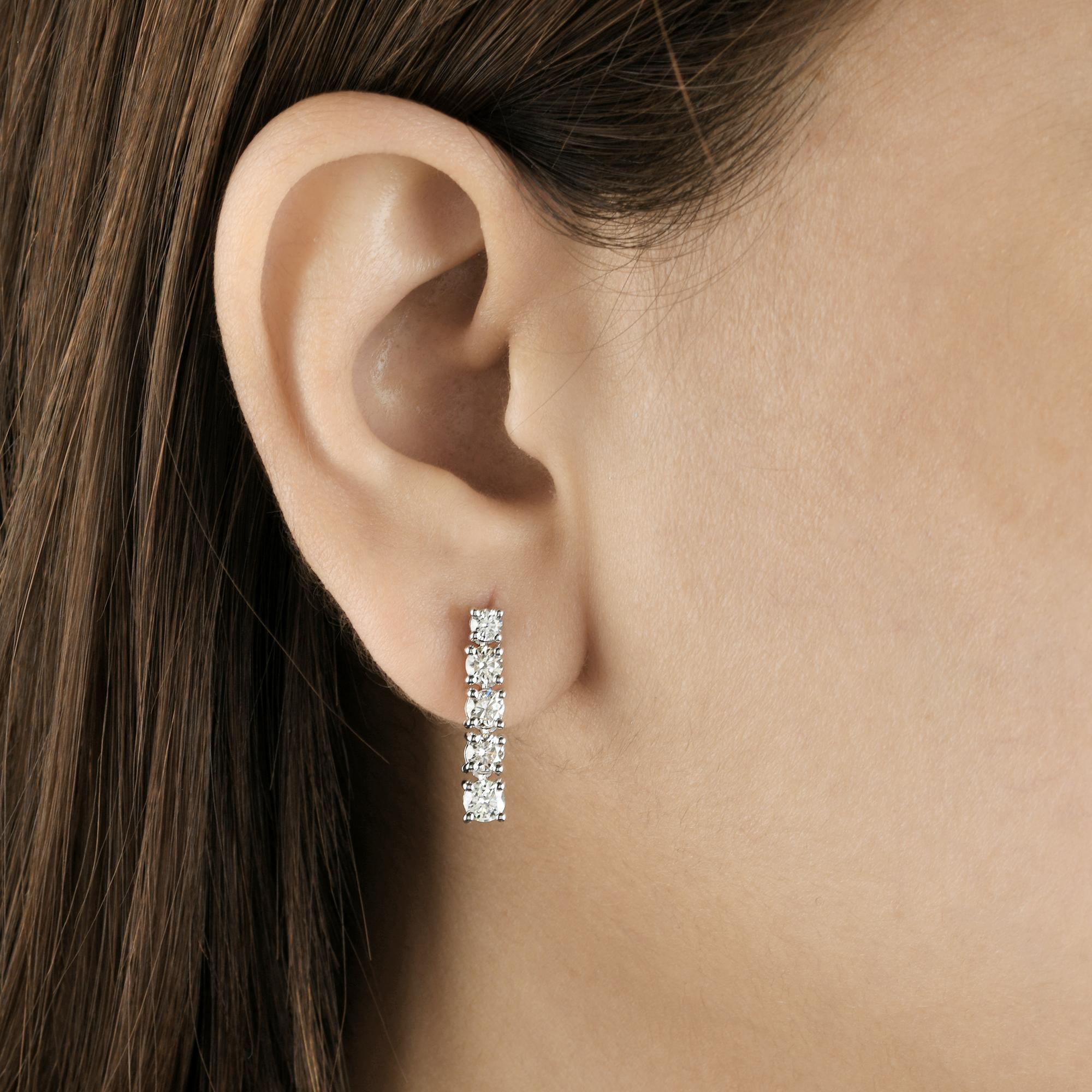 Round Cut 1.92 Carat SI Clarity HI Color Round Diamond Stud Earrings 14 Karat White Gold For Sale