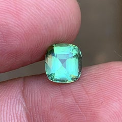 1.92 Karat Vibrant Green Natural Turmalin Cushion Cut Lose Edelstein für Ring