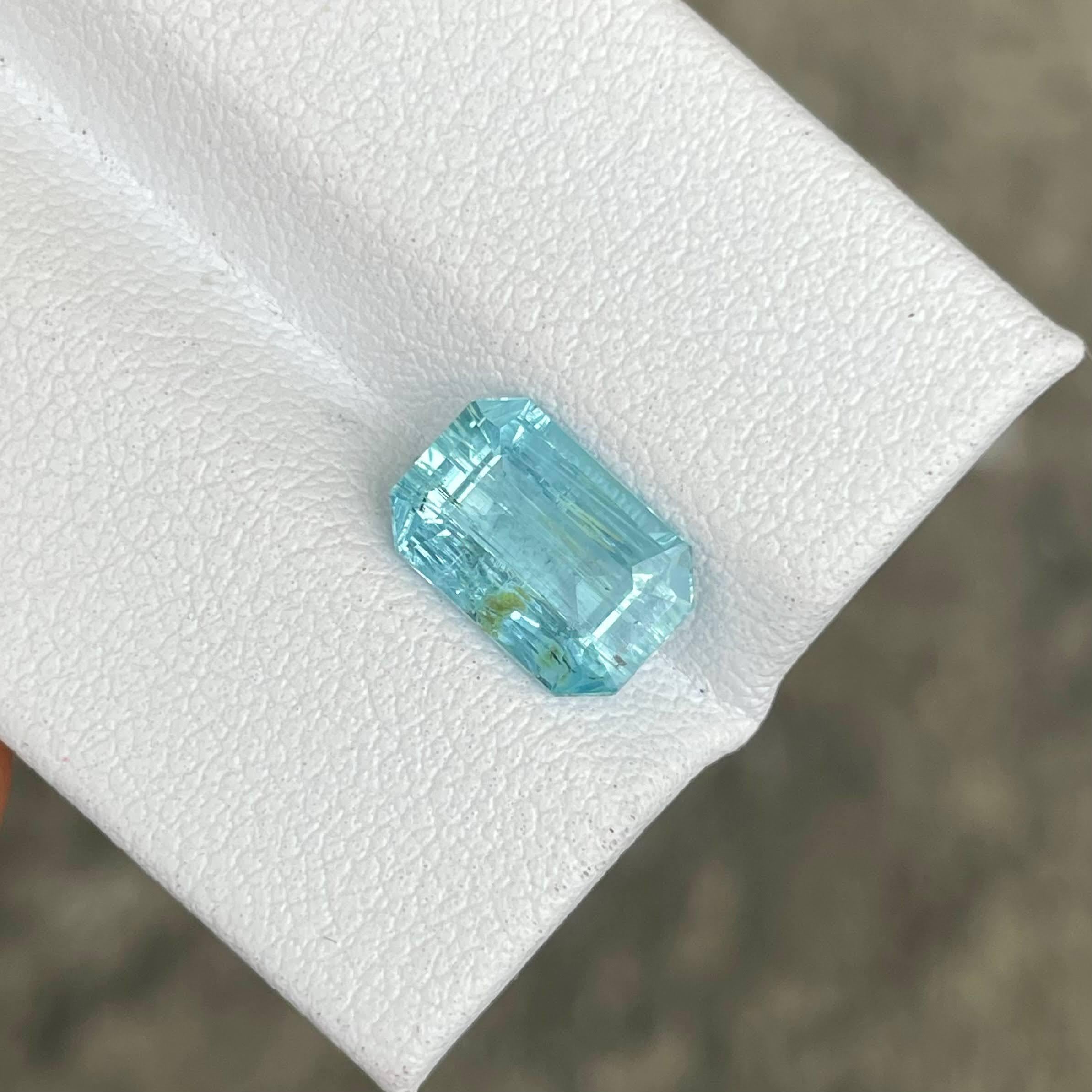 Gewicht 1,92 Karat 
Abmessungen 9,8x6,6x4,4 mm 
Behandlung keine 
Herkunft Nigeria 
Klarheit inbegriffen 
Form Achteck 
Smaragd schneiden 



Dieser atemberaubende natürliche Aquamarin von 1,92 Karat aus Nigeria weist einen exquisiten Smaragdschliff