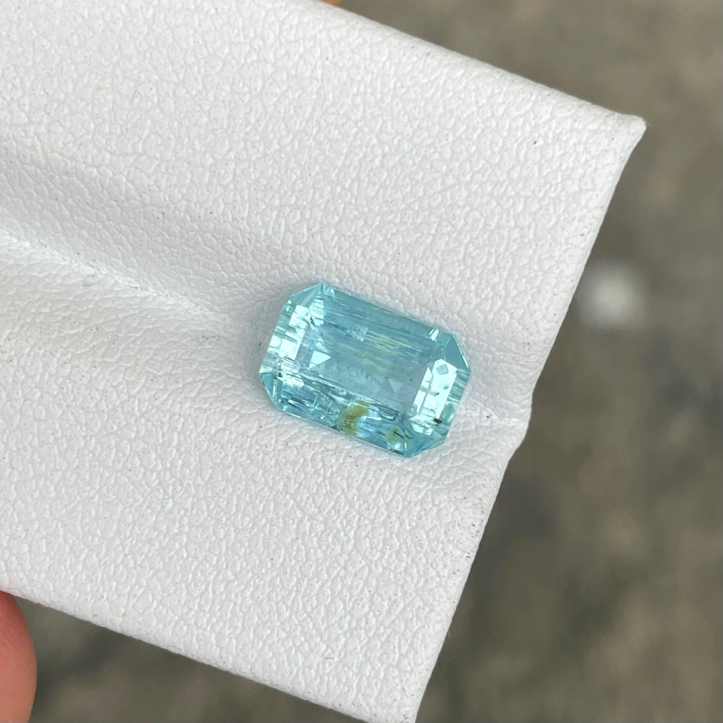 1,92 Karat Blauer Aquamarin Stein Smaragdschliff Natürlicher Nigerianischer Edelstein im Zustand „Neu“ in Bangkok, TH