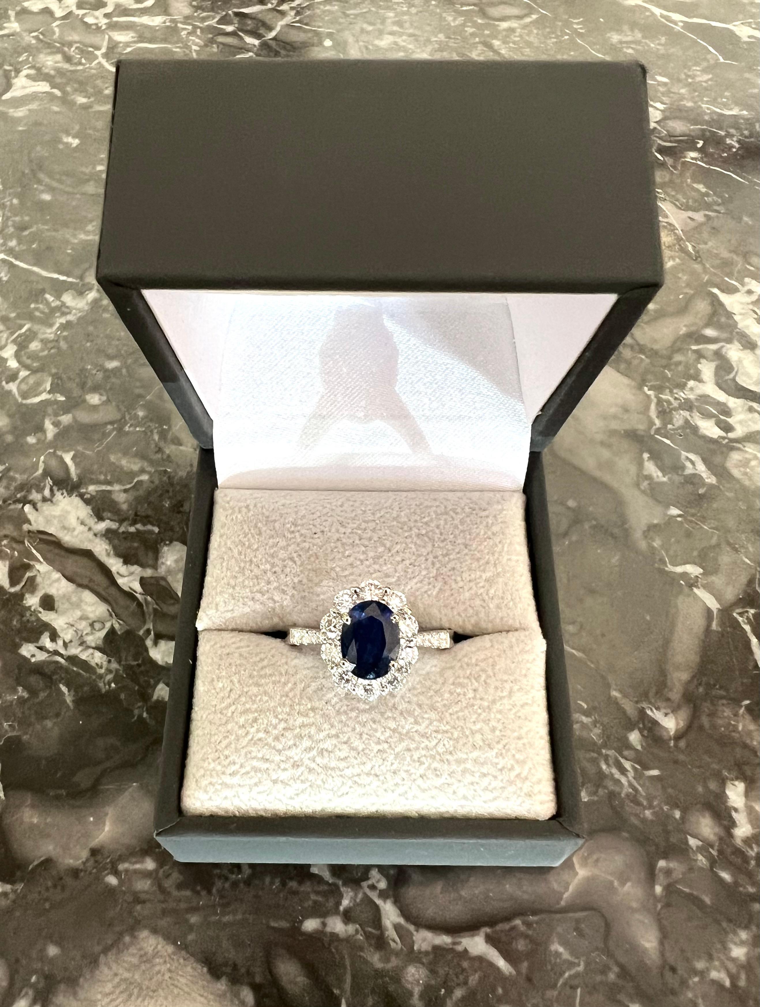 1.92 Carats Sapphire Diamonds 18 Carats white Gold Pompadour Ring In Excellent Condition In Paris, FR