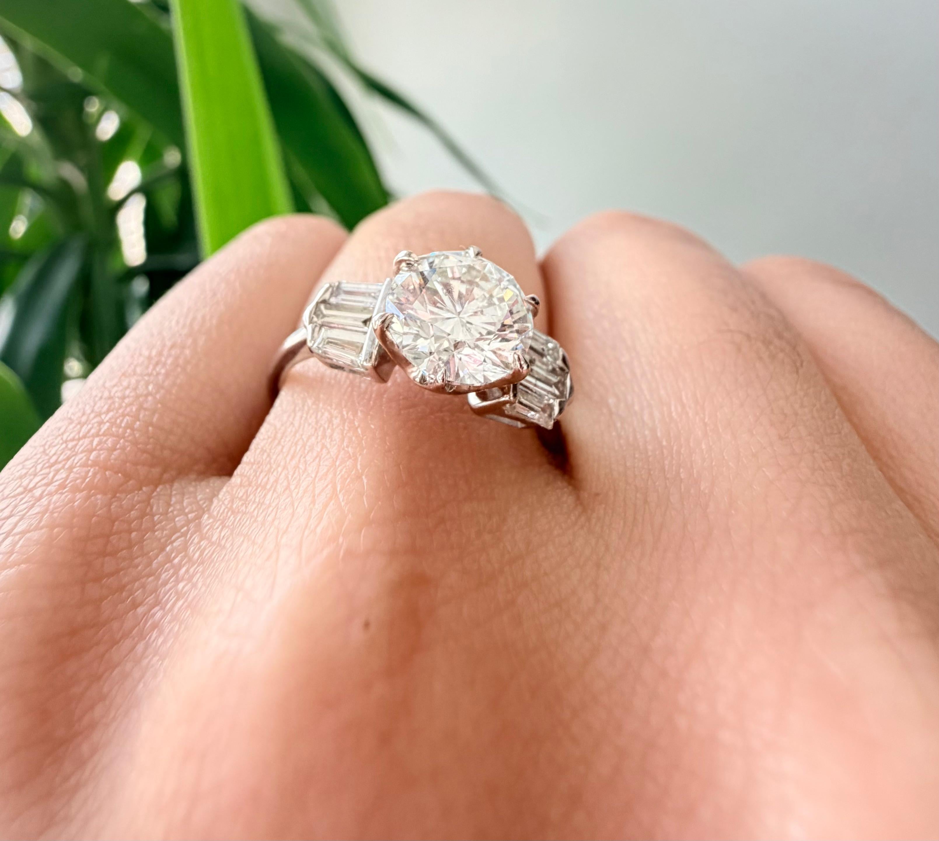 1.92 CT Diamante Brillante Redondo Certificado GIA en Anillo de Diamantes de Oro Blanco de 18K en venta 1