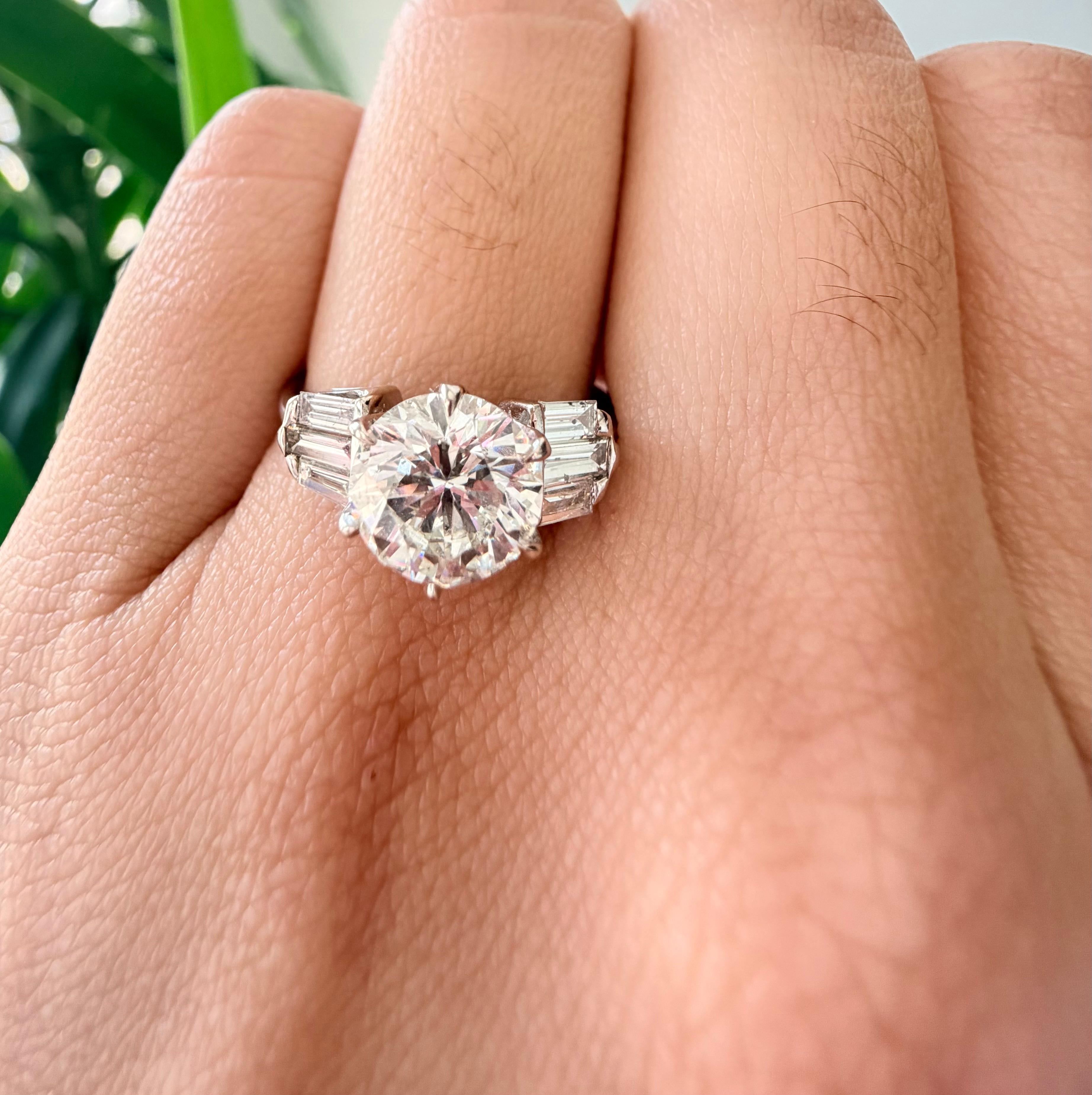 1.92 CT Diamante Brillante Redondo Certificado GIA en Anillo de Diamantes de Oro Blanco de 18K en venta 2