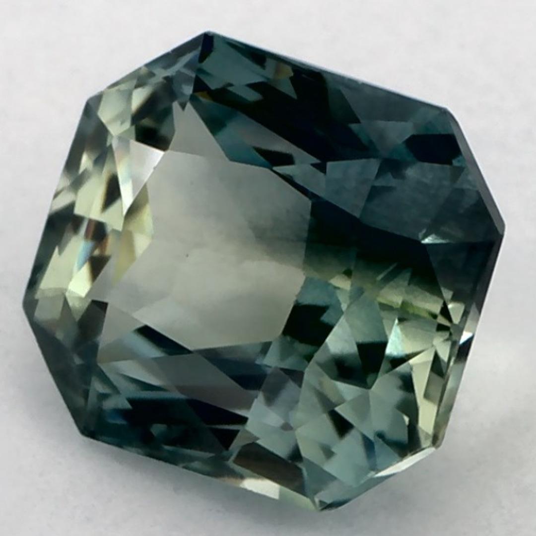 1.92 Ct Green Sapphire Octagon Cut Loose Gemstone In New Condition For Sale In Fort Lee, NJ