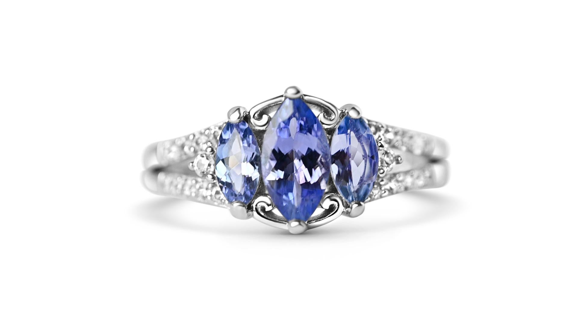 1.92 Ct Tanzanite Ring 925 Sterling Silver Rhodium Plated Bridal Rings In New Condition For Sale In New York, NY