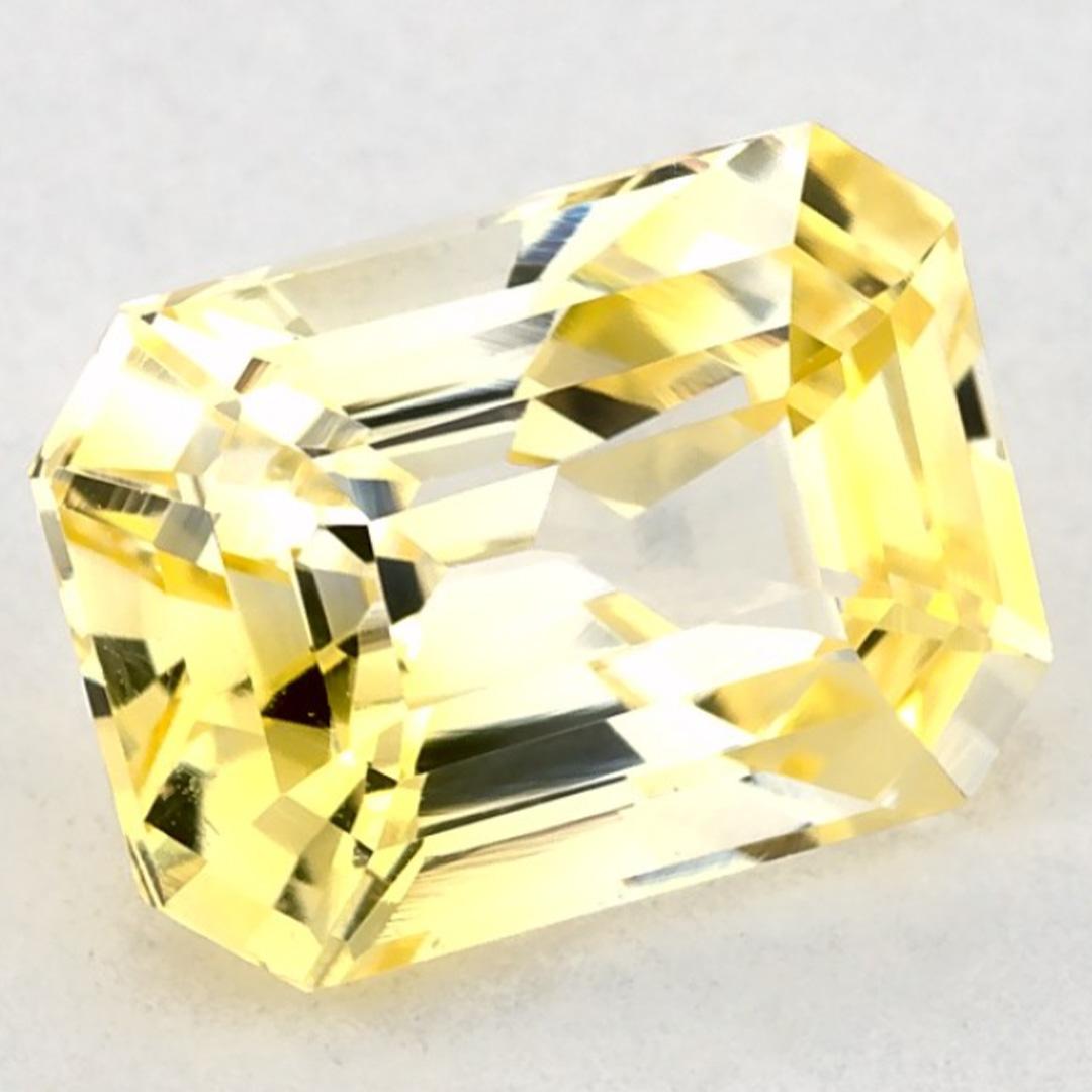 Taglio smeraldo 1.92 carati di zaffiro giallo ottagonale sciolto in vendita