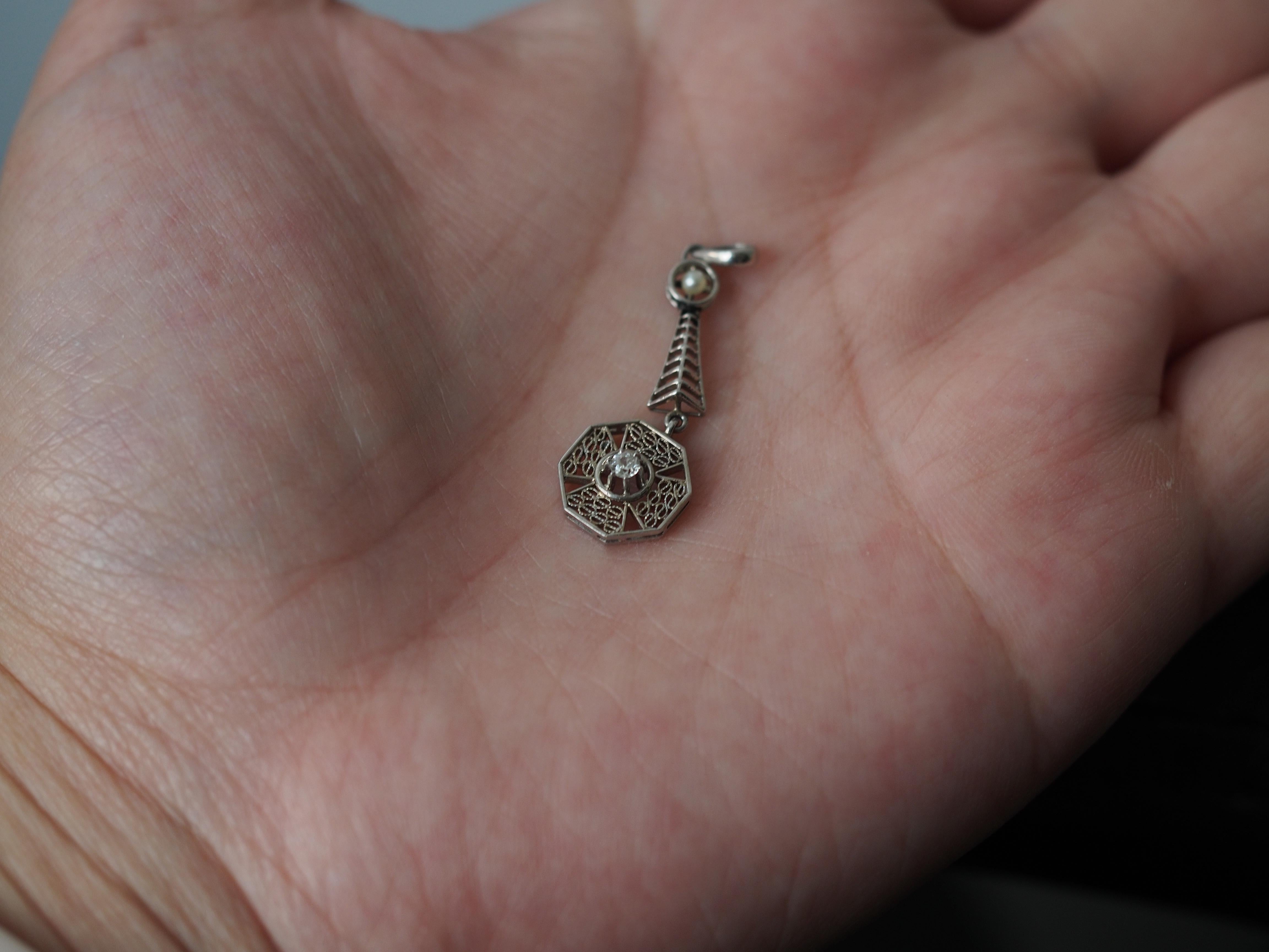 1920 Ciondolo con diamante e perla in oro bianco 14K in vendita 1