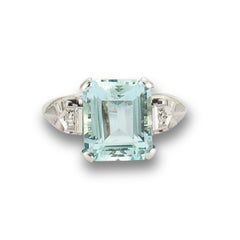 1920-1930 Art Deco Style  Diamonds and Aquamarine White Gold Ring