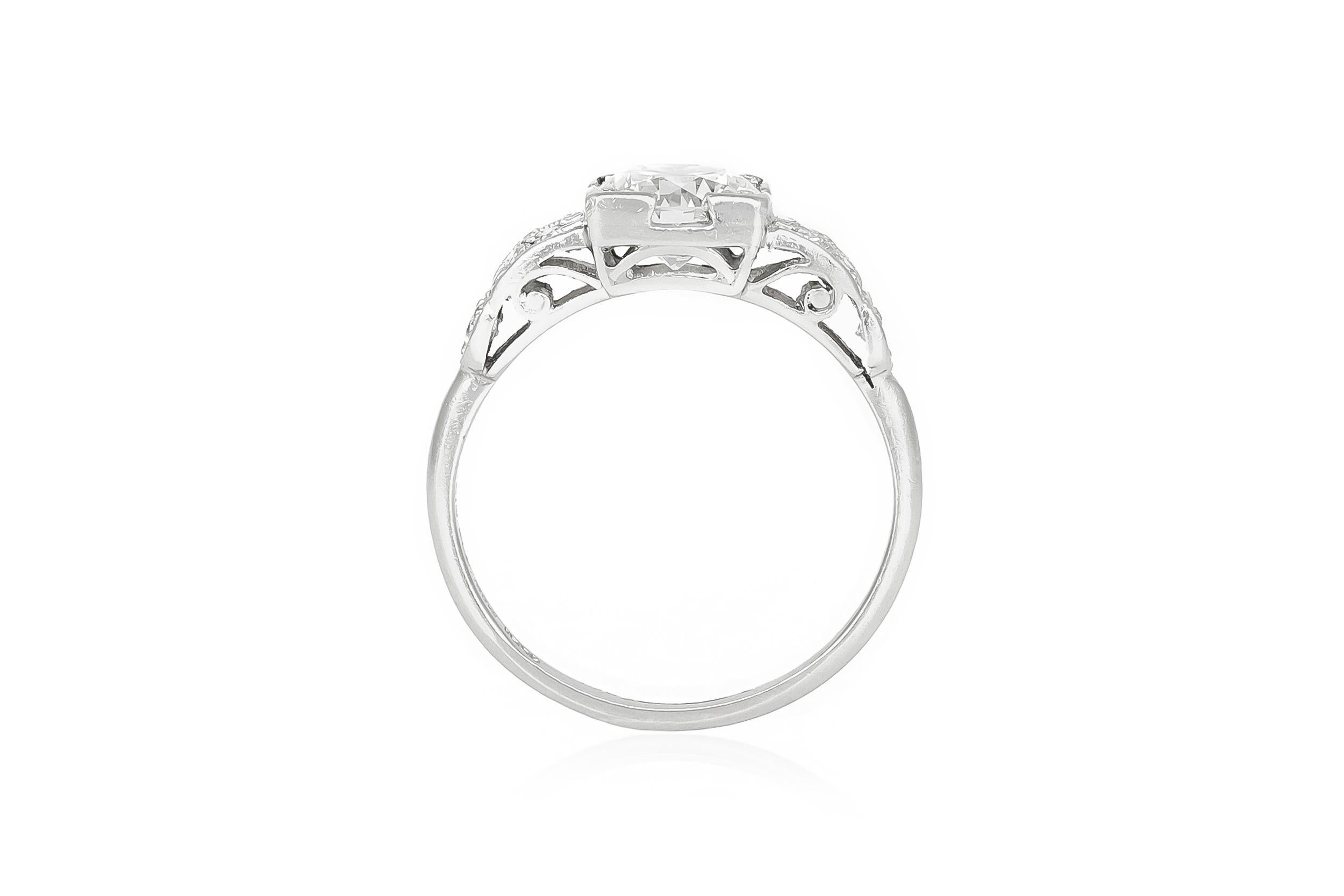 Round Cut 1920s-1930s Platinum Filigree 1.10 Carat Center Diamond Engagement Ring For Sale