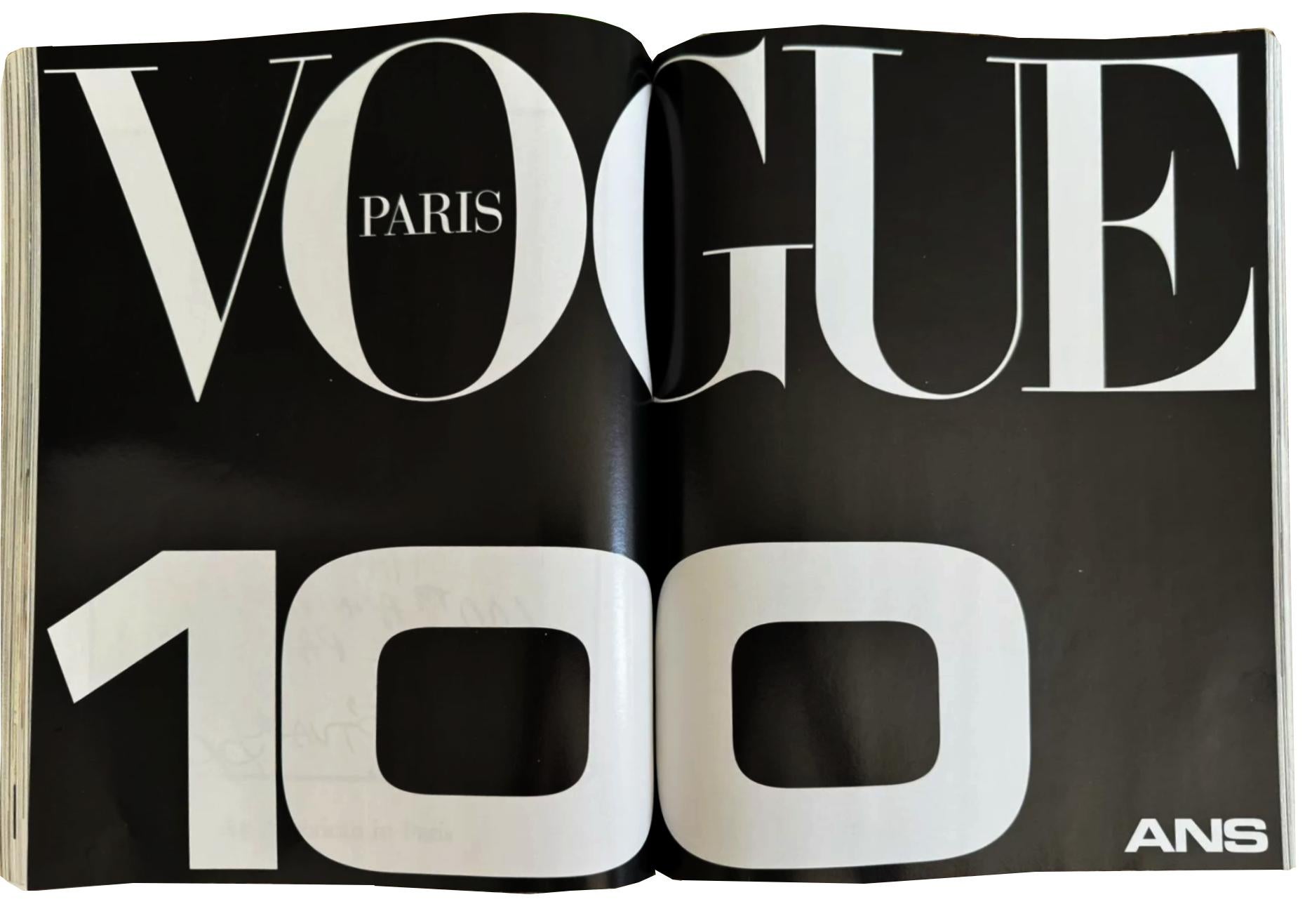 VOGUE PARIS Magazine - 100 ANS Single Issue - Edizione francese e in esclusiva. Vogue Paris ha celebrato 100 anni con questo numero incentrato sull'archivio; 