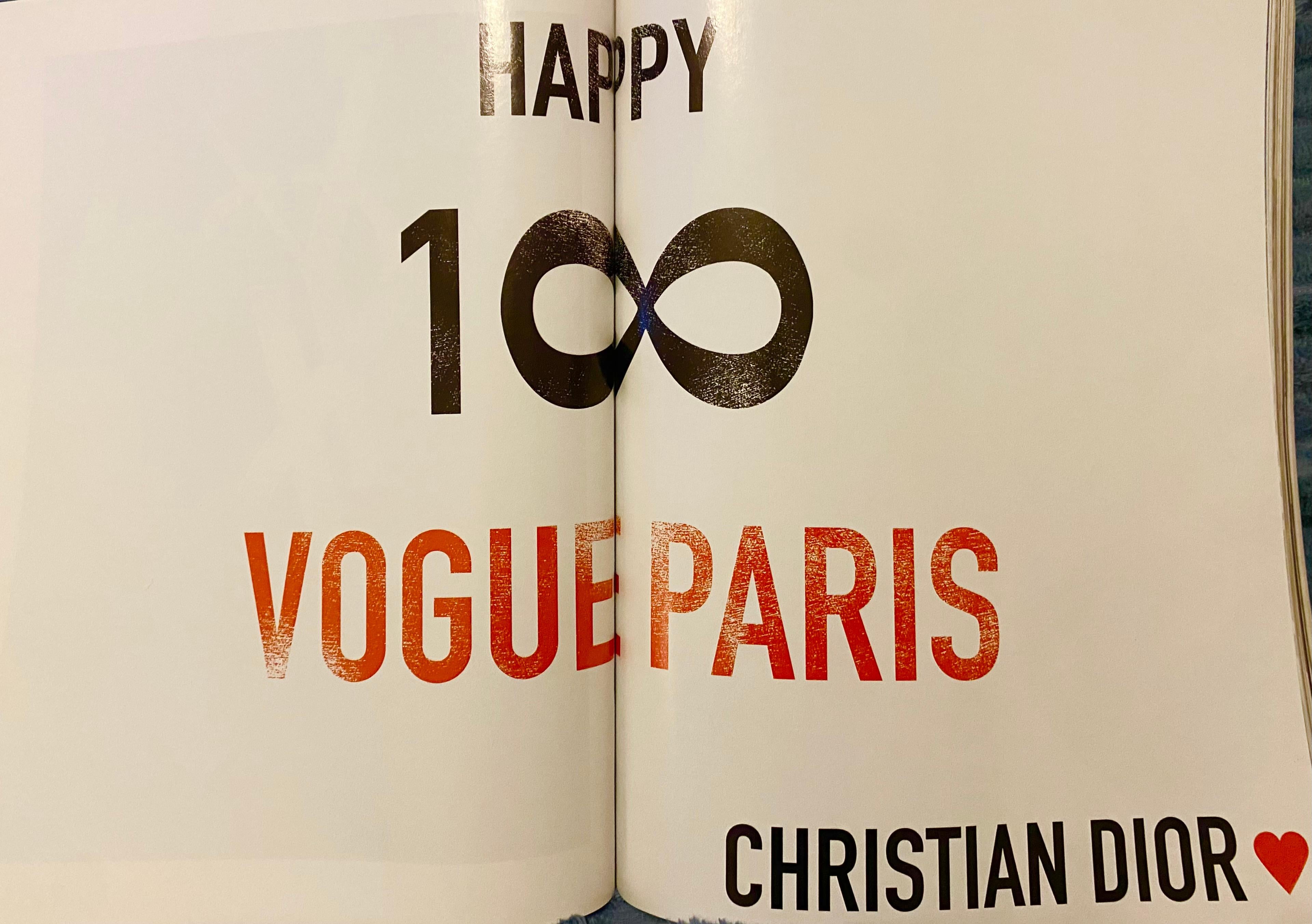 Rosso 1920- 2020  Rivista Vogue Paris Edizione 100° Compleanno Guy Bourdin in vendita