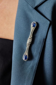1920/30s Art Deco No heat Sapphire and Diamond Bar Brooch.