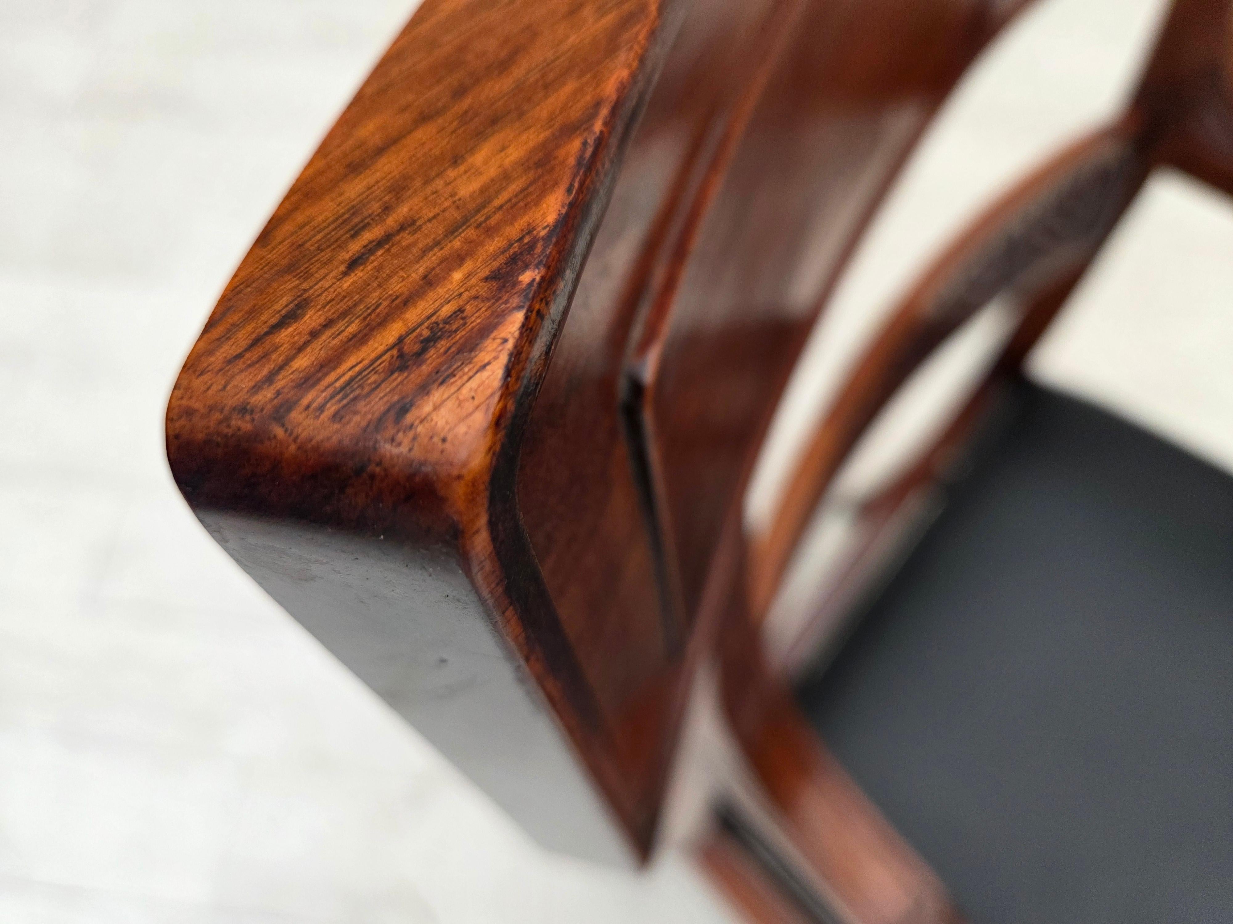 Anni '20-'30, set di 2 poltrone, design di Georges Jacob, legno di teak intagliato. in vendita 3