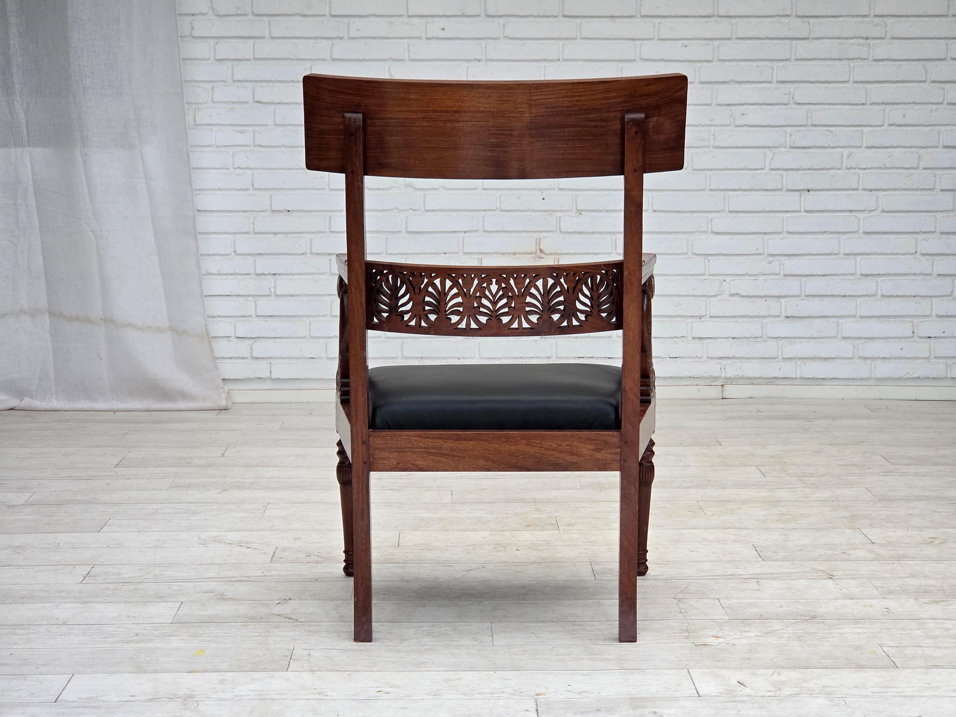 Anni '20-'30, set di 2 poltrone, design di Georges Jacob, legno di teak intagliato. in vendita 11