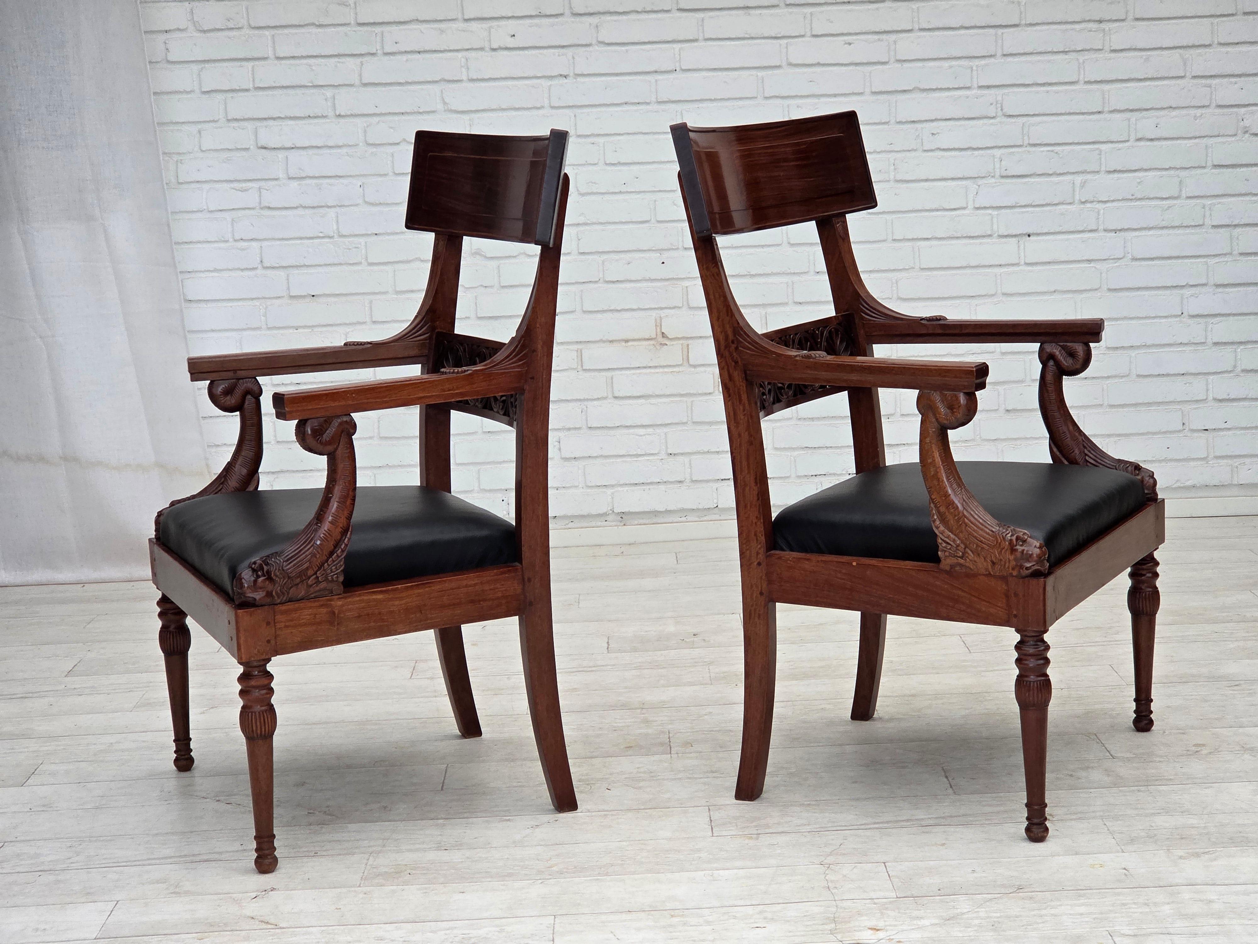 Giacobiano Anni '20-'30, set di 2 poltrone, design di Georges Jacob, legno di teak intagliato. in vendita
