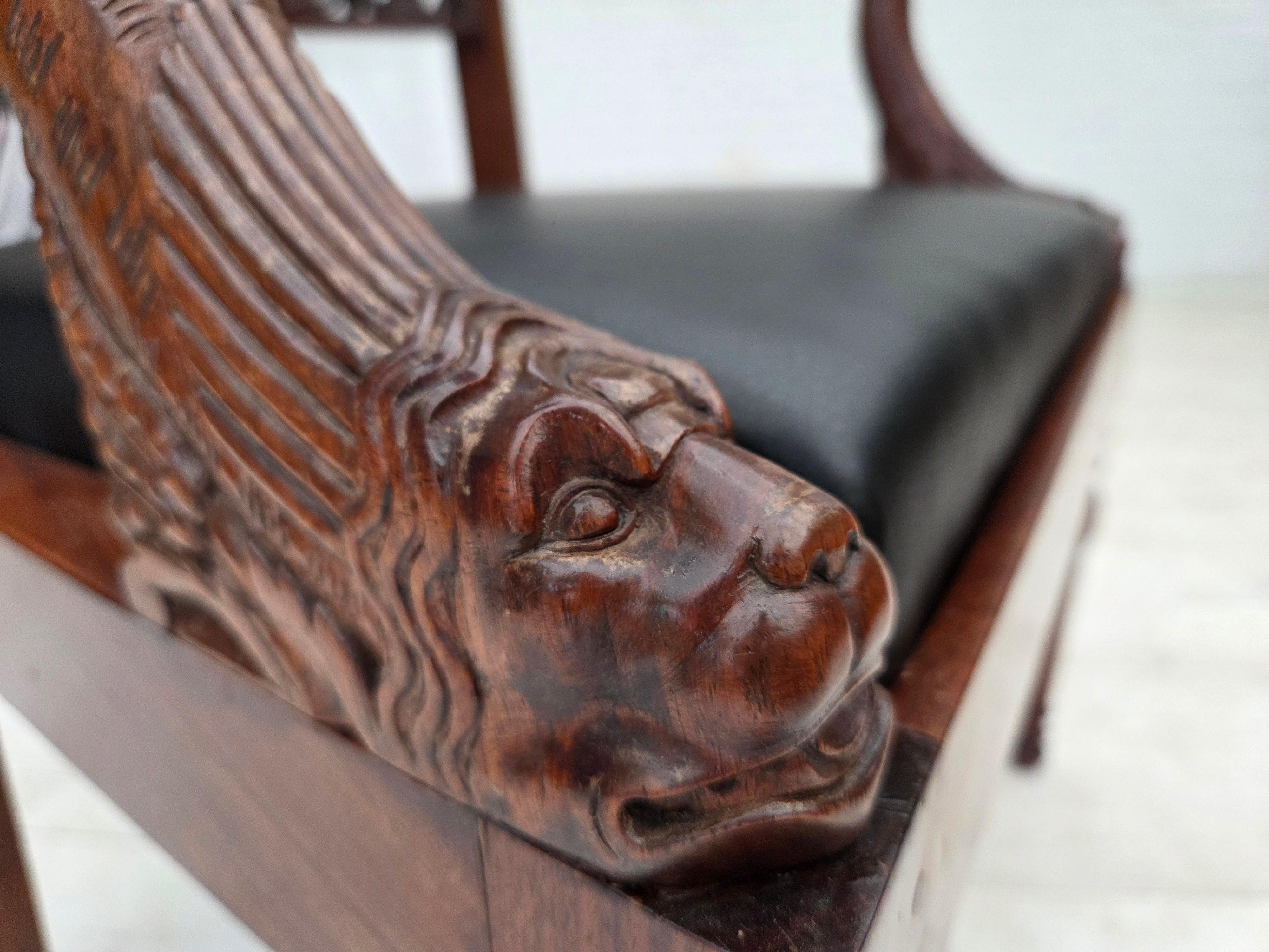 Anni '20-'30, set di 2 poltrone, design di Georges Jacob, legno di teak intagliato. in vendita 1