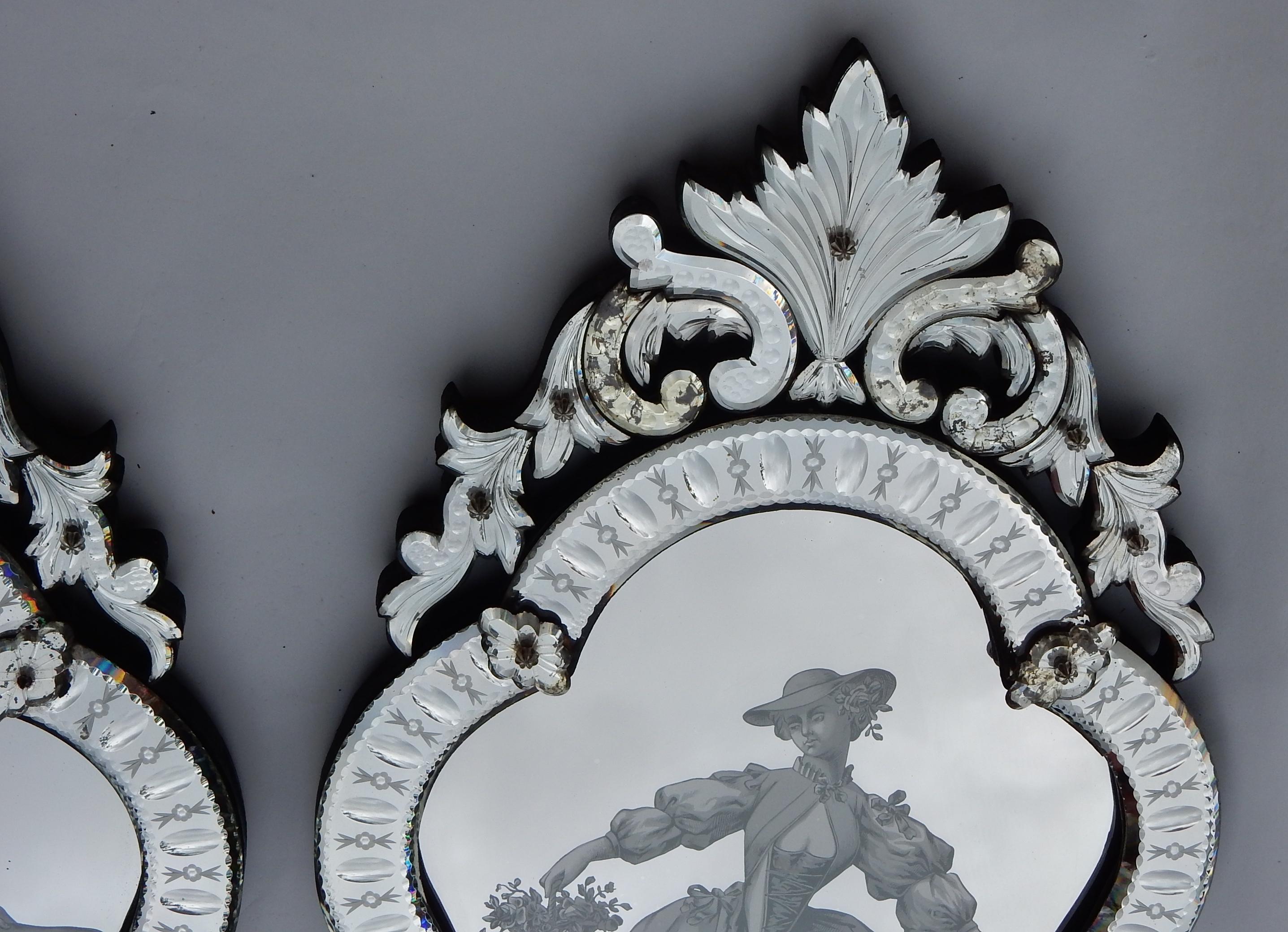 Italian 1920-1940 Pair of Mirrors with Elegant Women For Sale