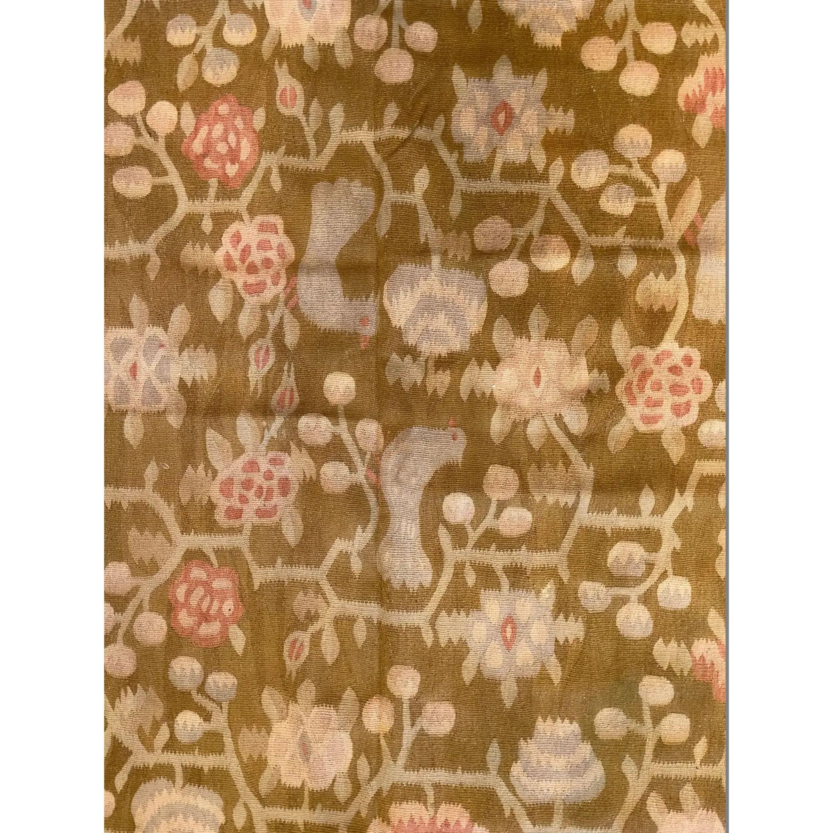 Antike bessarabische Teppiche/Kilims in Flor- und Gobelin-Webtechnik gehören zu den schönsten Teppichen, die in Europa hergestellt wurden. Viele der bessarabischen Kelims wurden um die Mitte bis zum Ende des 19. Jahrhunderts gewebt, einige stammen