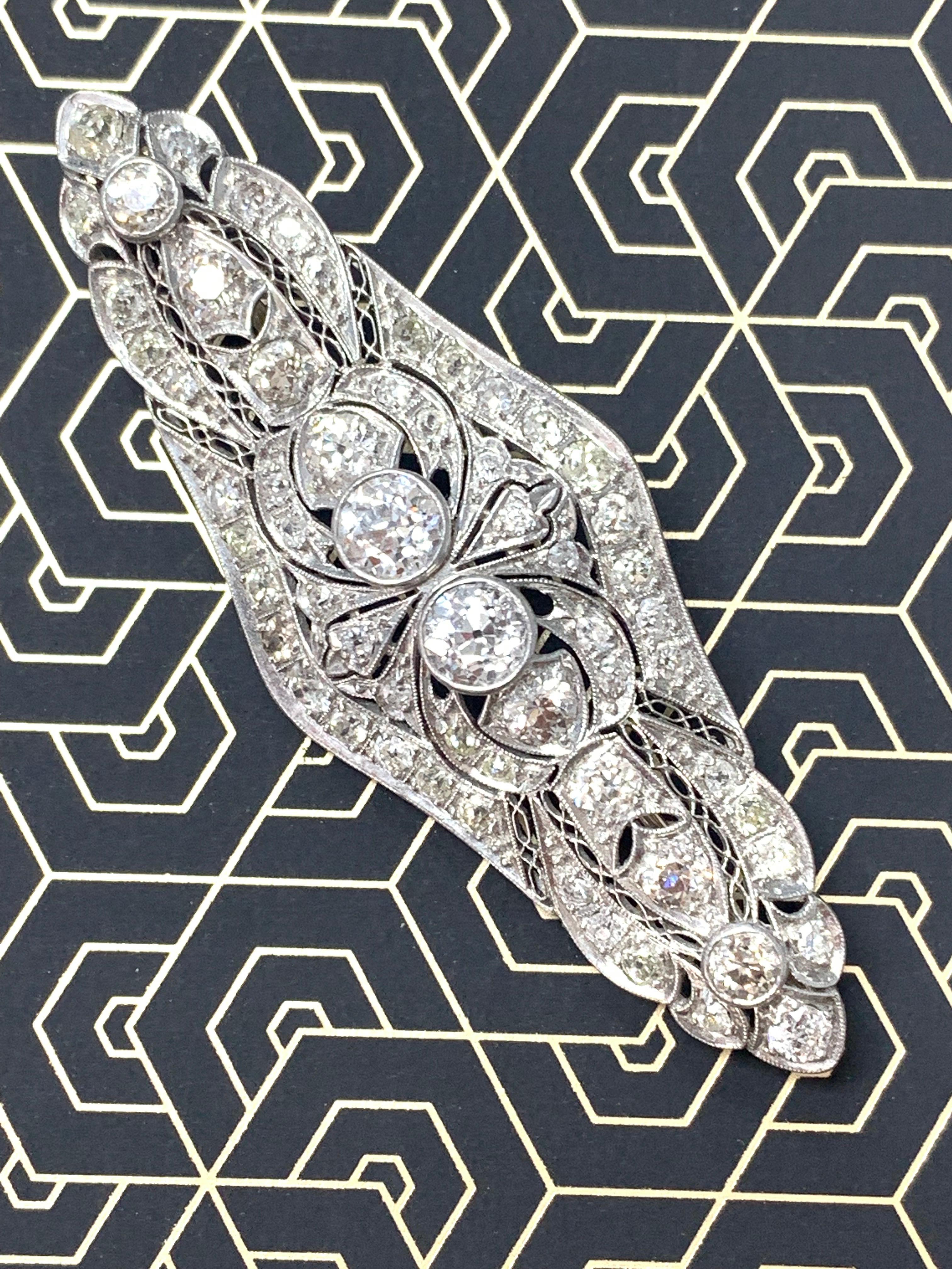 1920 Antique Diamond Broach in Platinum In Excellent Condition In New York, NY