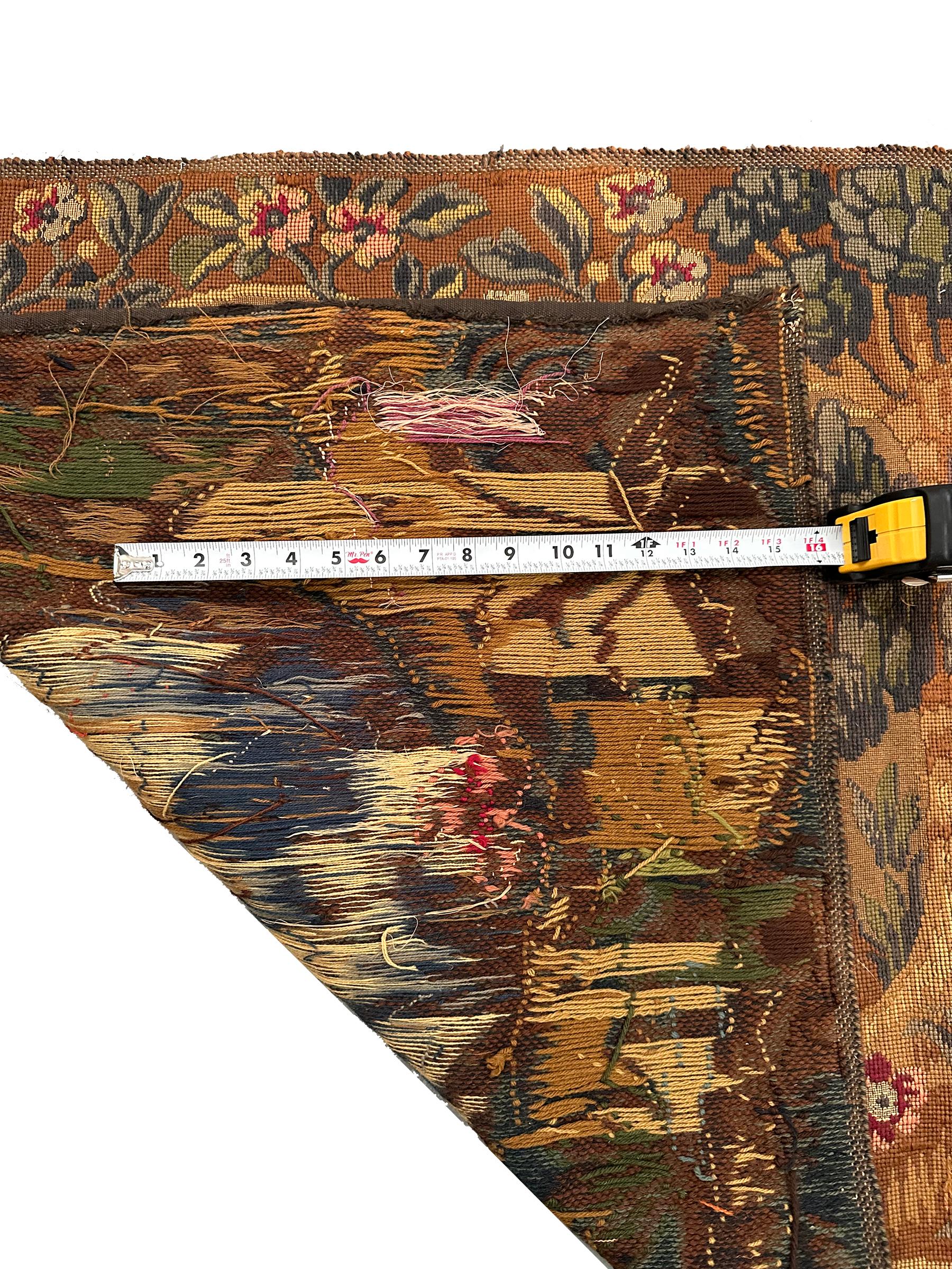 Antiker englischer Gobelinstickerei-Wandteppich aus Wolle und Seide, 3x5 82cm x 158cm, 1920 im Angebot 7