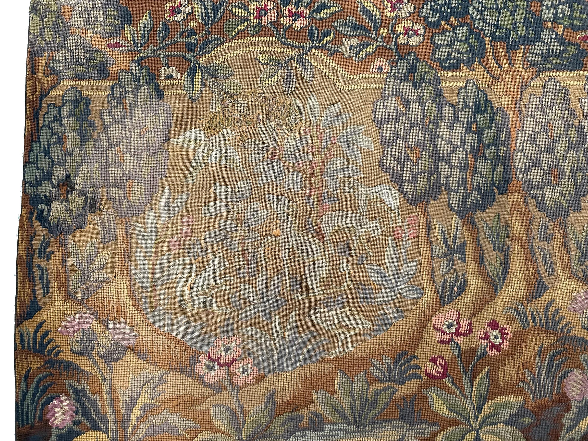 Antiker englischer Gobelinstickerei-Wandteppich aus Wolle und Seide, 3x5 82cm x 158cm, 1920 (Englisch) im Angebot