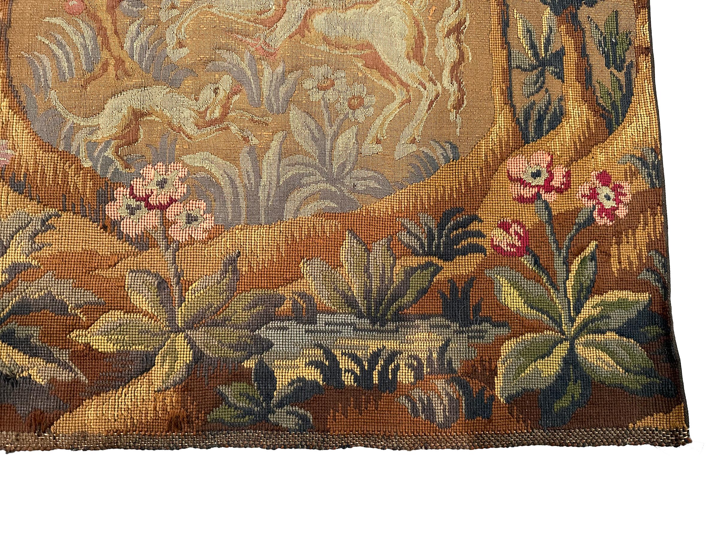 1920 Antiquités Tapisserie à l'aiguille anglaise Laine et soie 3x5 82cm x 158cm en vente 1