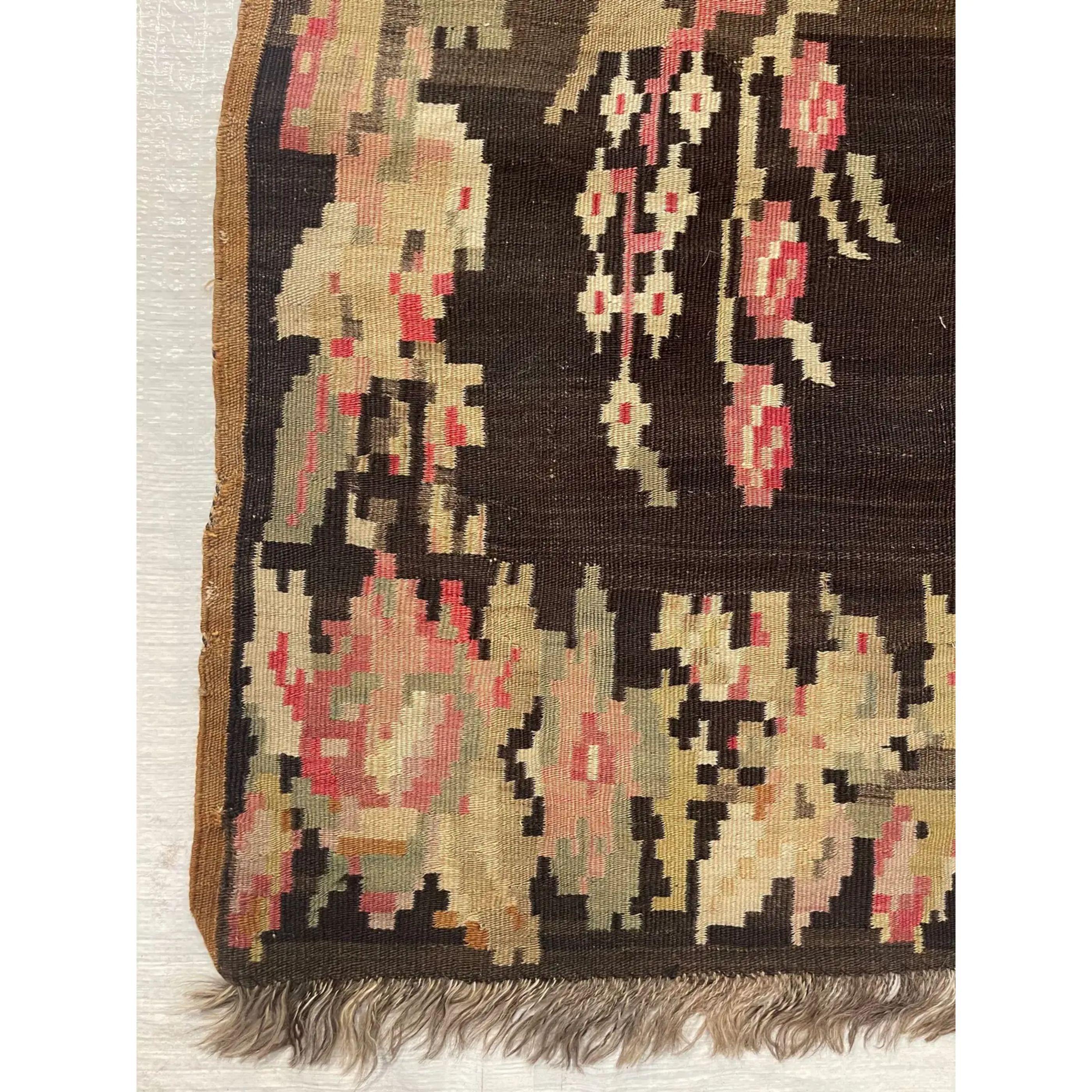 Kilim antiguo de tejido plano floral de 1920 Ruso en venta