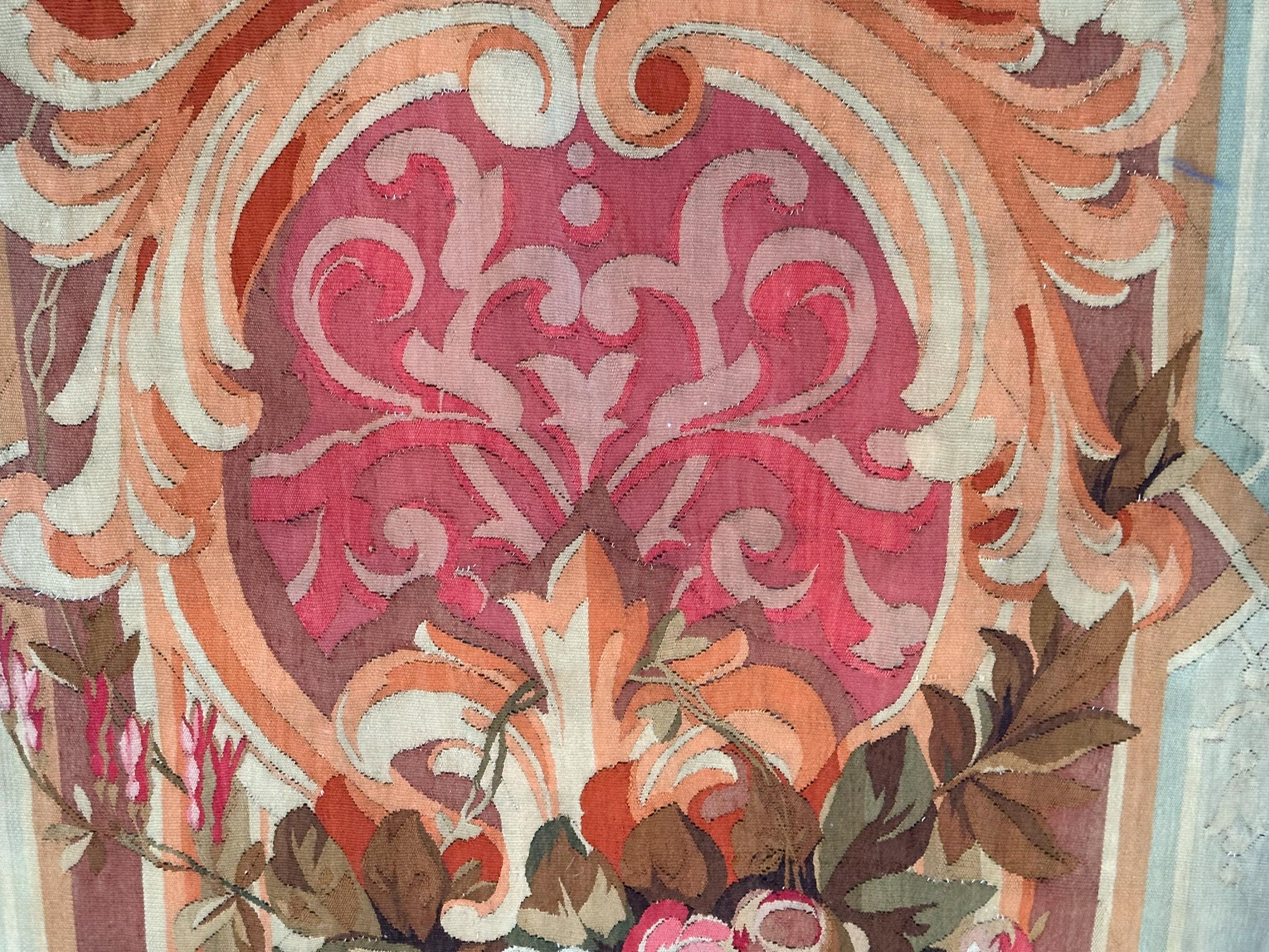 Antiker französischer Aubusson-Wandteppich mit Blumenvase und Läufer, 3x10 1880 97x287cm, 1920 im Zustand „Gut“ im Angebot in New York, NY