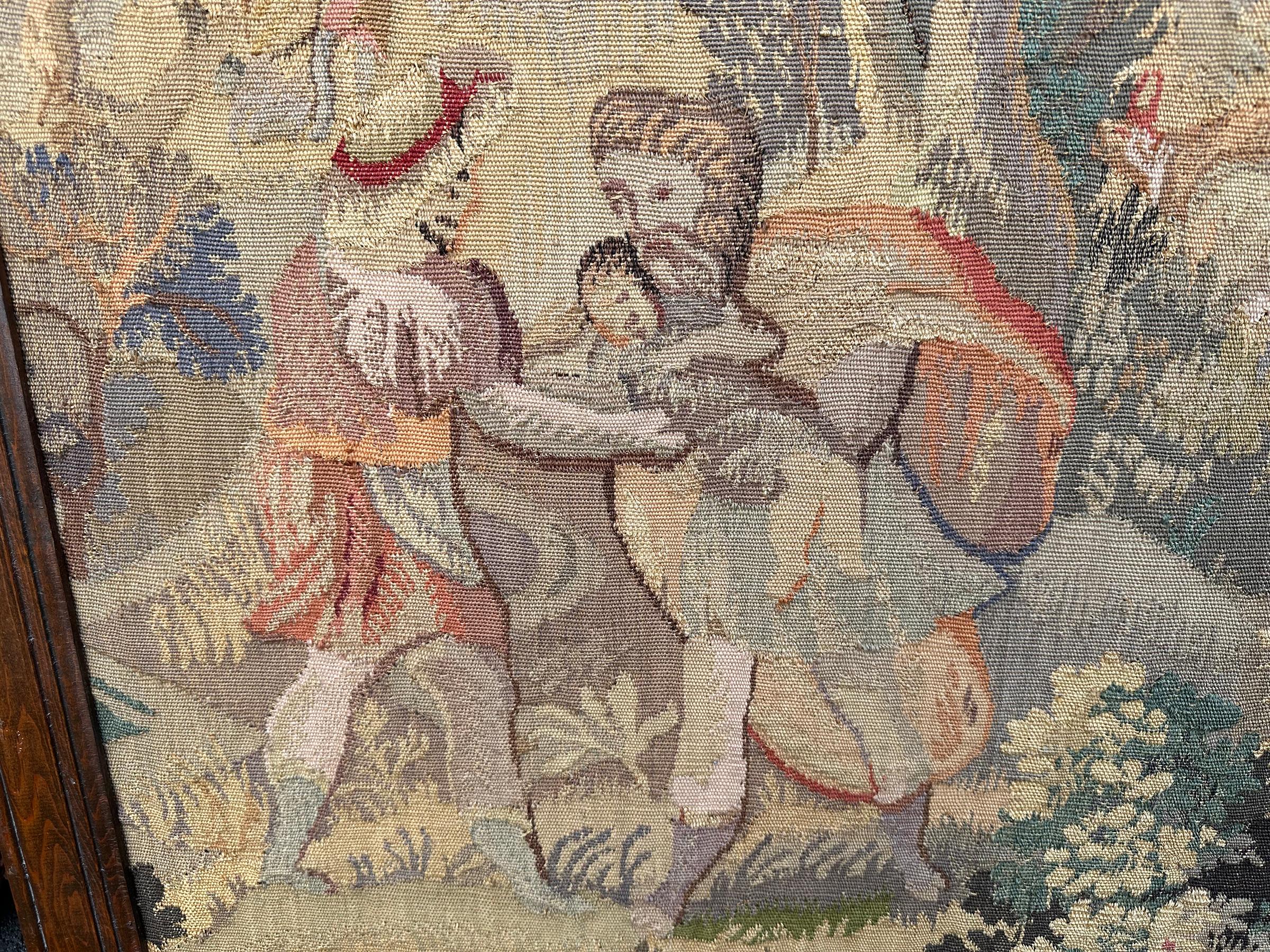 Antiker französischer Wandteppich aus Wolle und Seide, Dorfszene, gerahmt, 3x4 102 cm x 122 cm, 1920 (Frühes 20. Jahrhundert) im Angebot