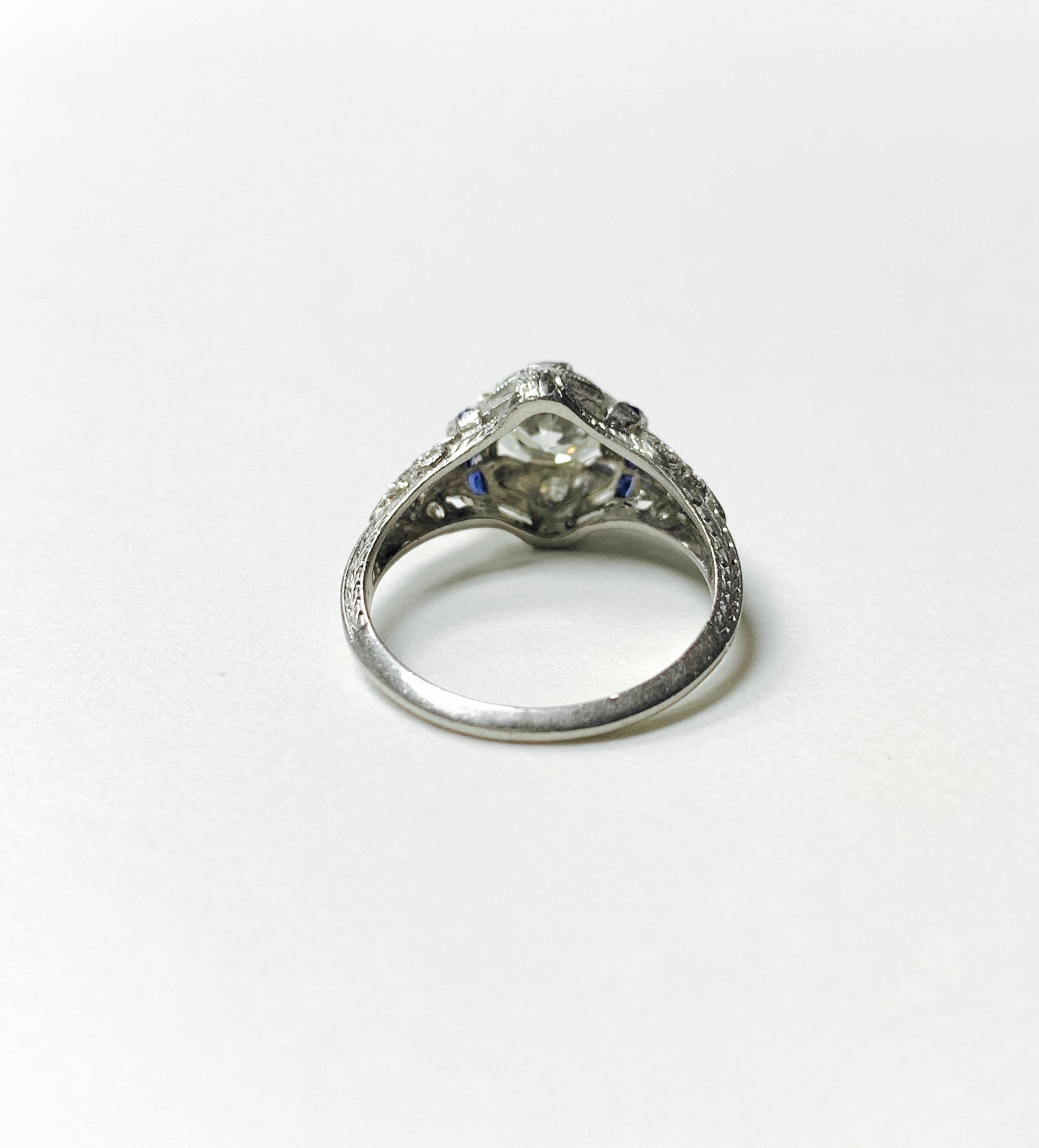 1920 Antiker Diamantring mit altem europäischem Schliff in Platin im Zustand „Hervorragend“ in New York, NY