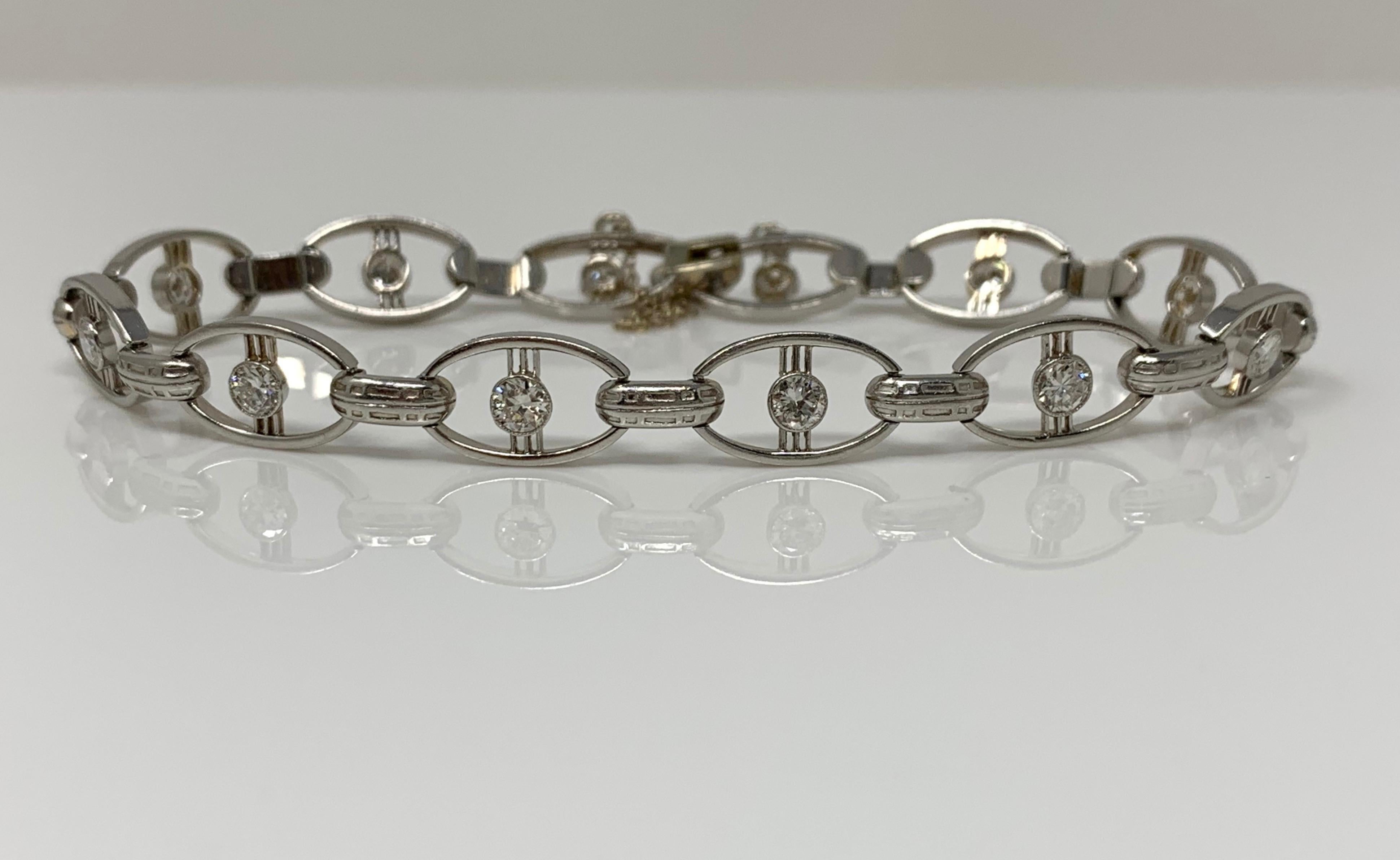 1920 Antikes weißes Diamantarmband aus Platin (Rundschliff) im Angebot
