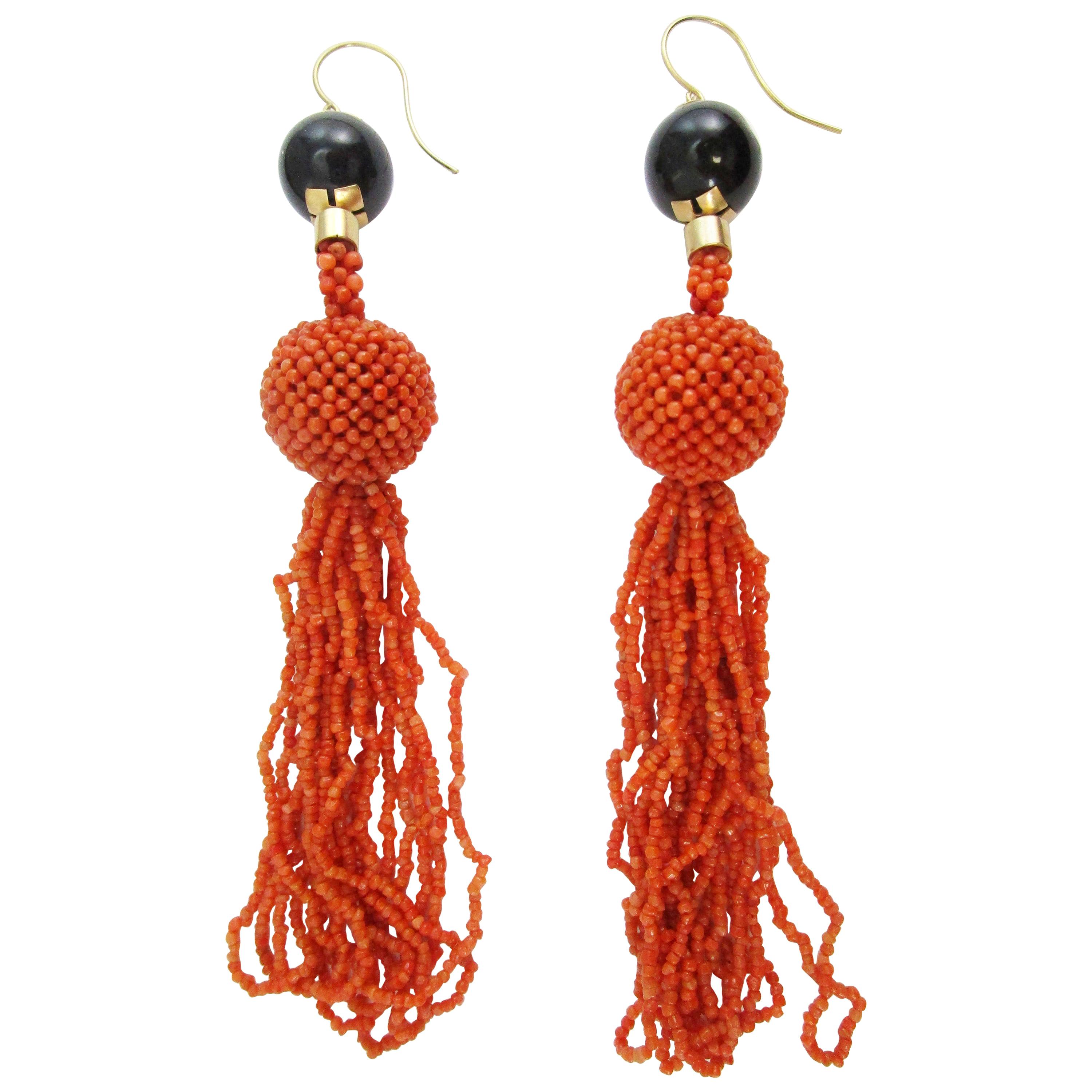 1920 Art Deco 18 Karat Yellow Gold Coral and Black Onyx Long Dangle Earrings