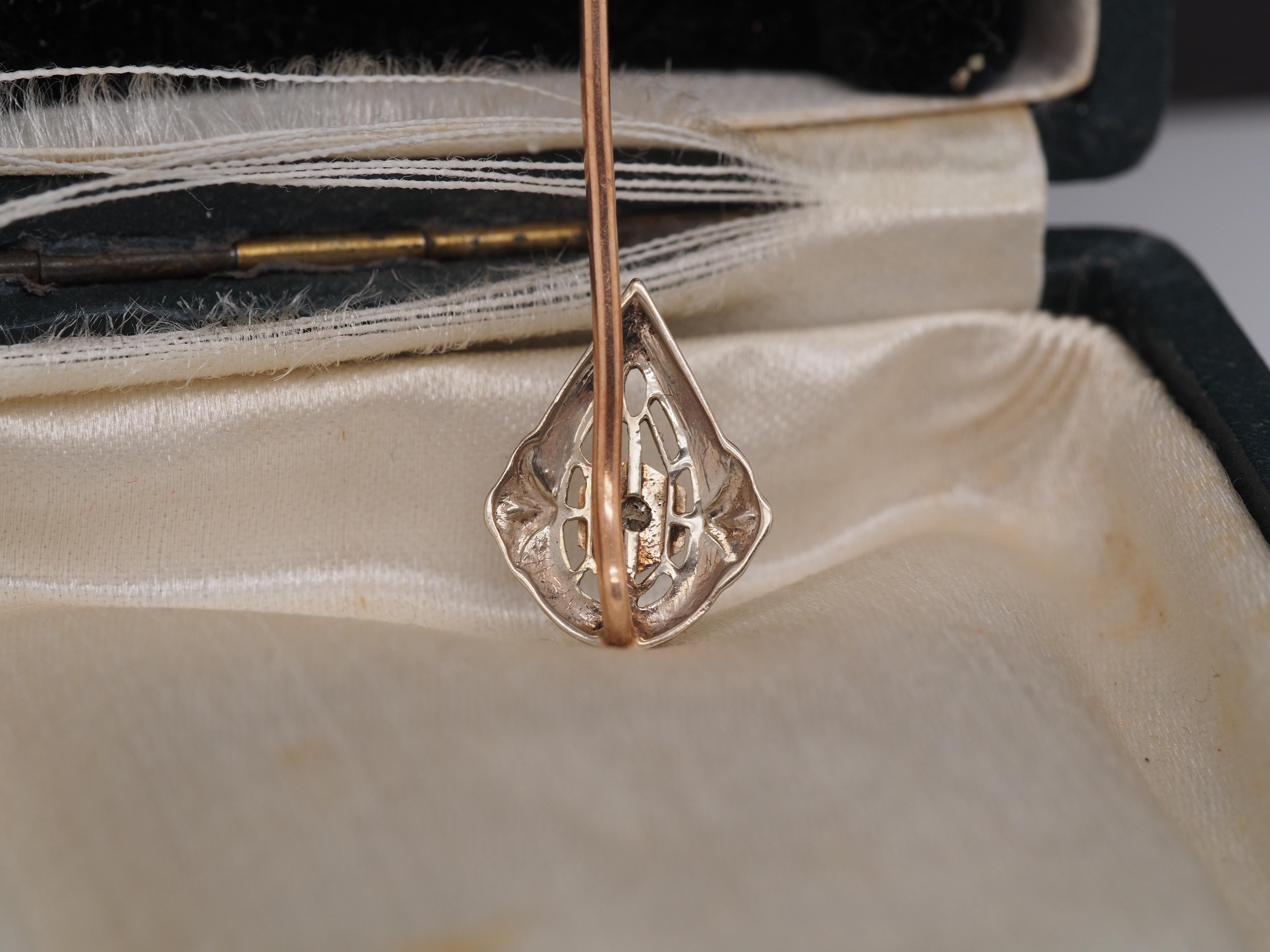 1920 Art Deco Diamond Pear Shape Pin In Good Condition For Sale In Atlanta, GA