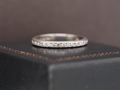 1920 Art Deco Platinum 1.00cttw Antique Cut Diamond Wedding Band