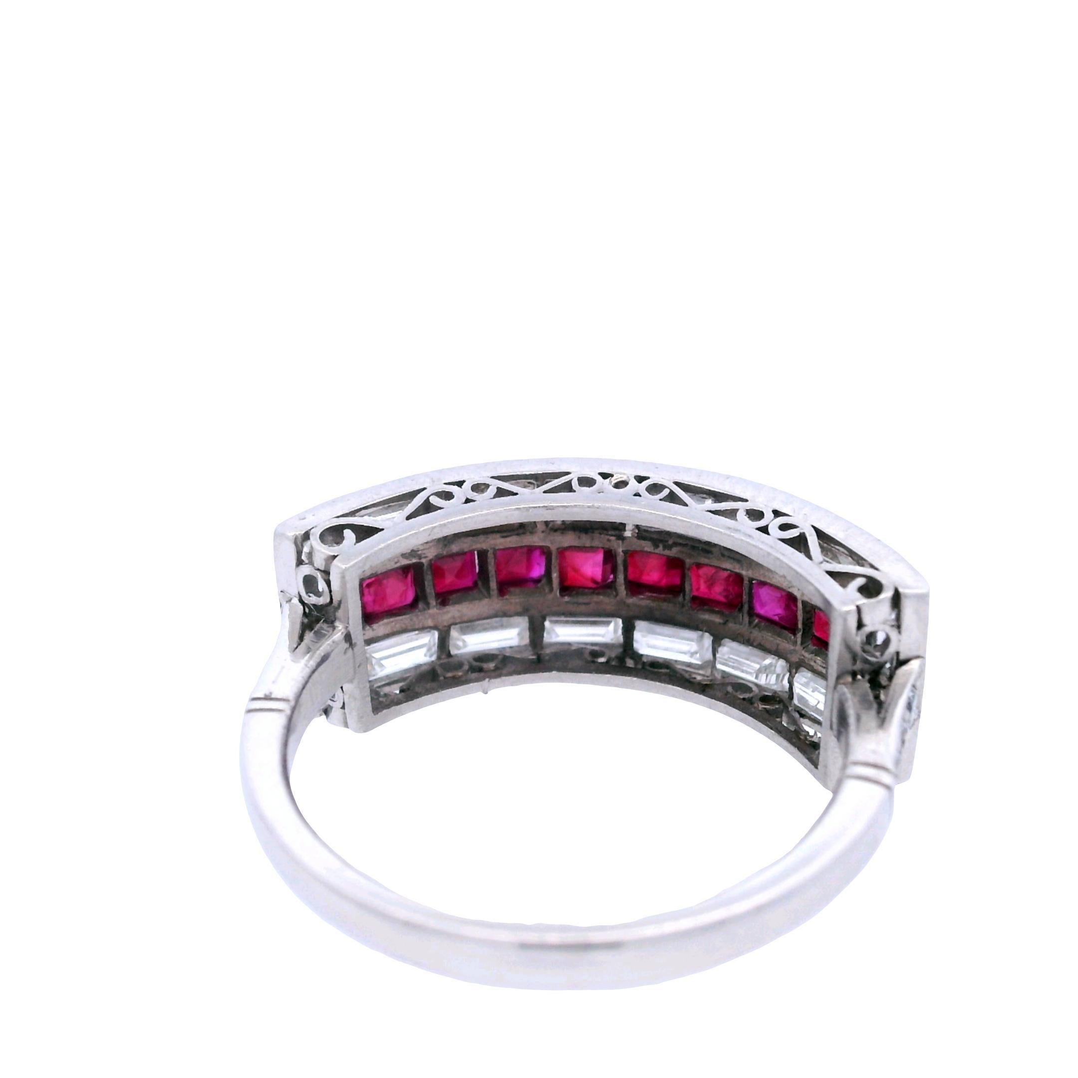 1920 Art Deco Platin Ring mit 3,00 Karat in Diamanten und Rubinen im Angebot 1