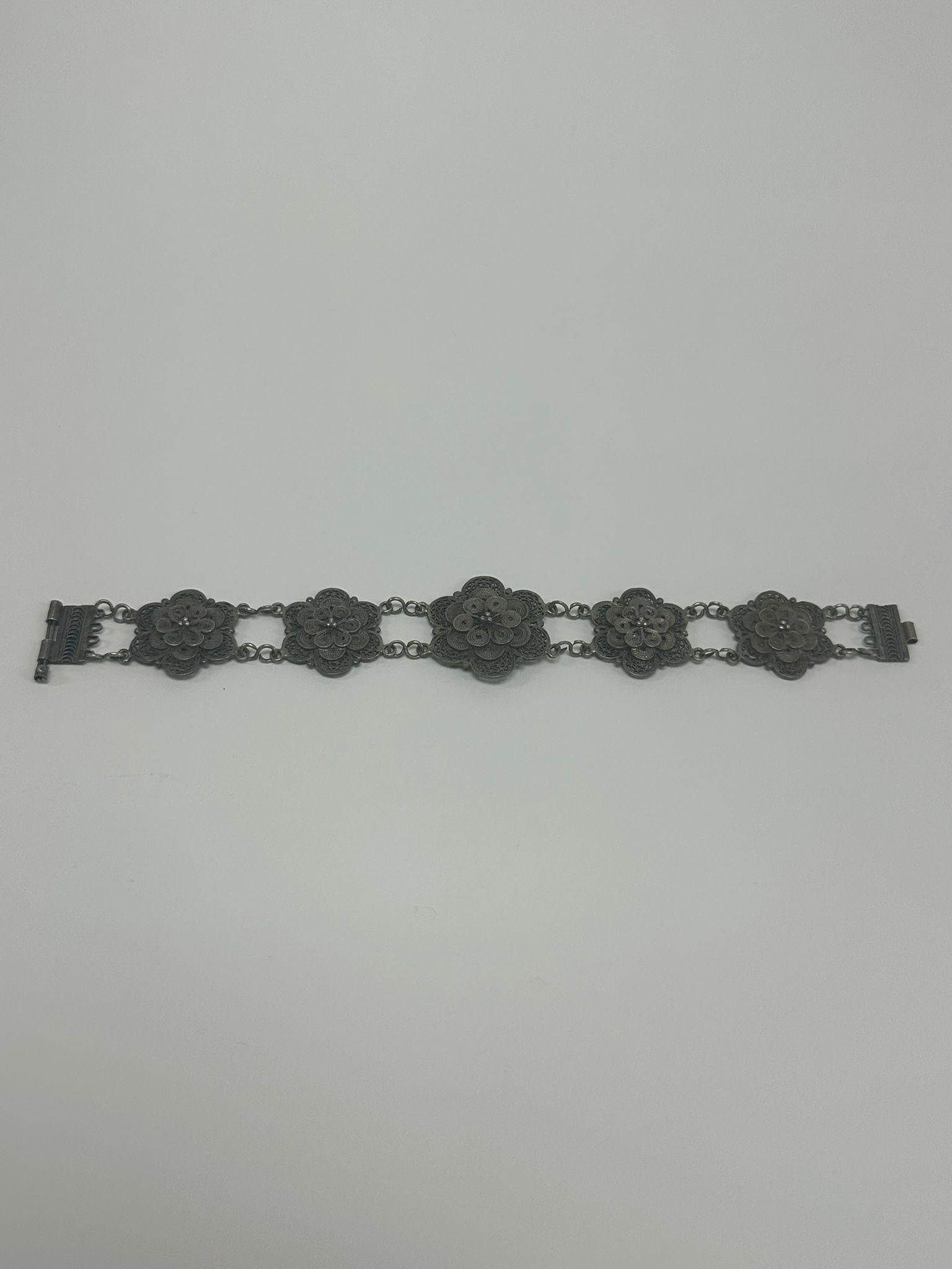 1920 Bezalel Silver Filigree Bracelet – Handmade Jerusalem Artistry For Sale 2