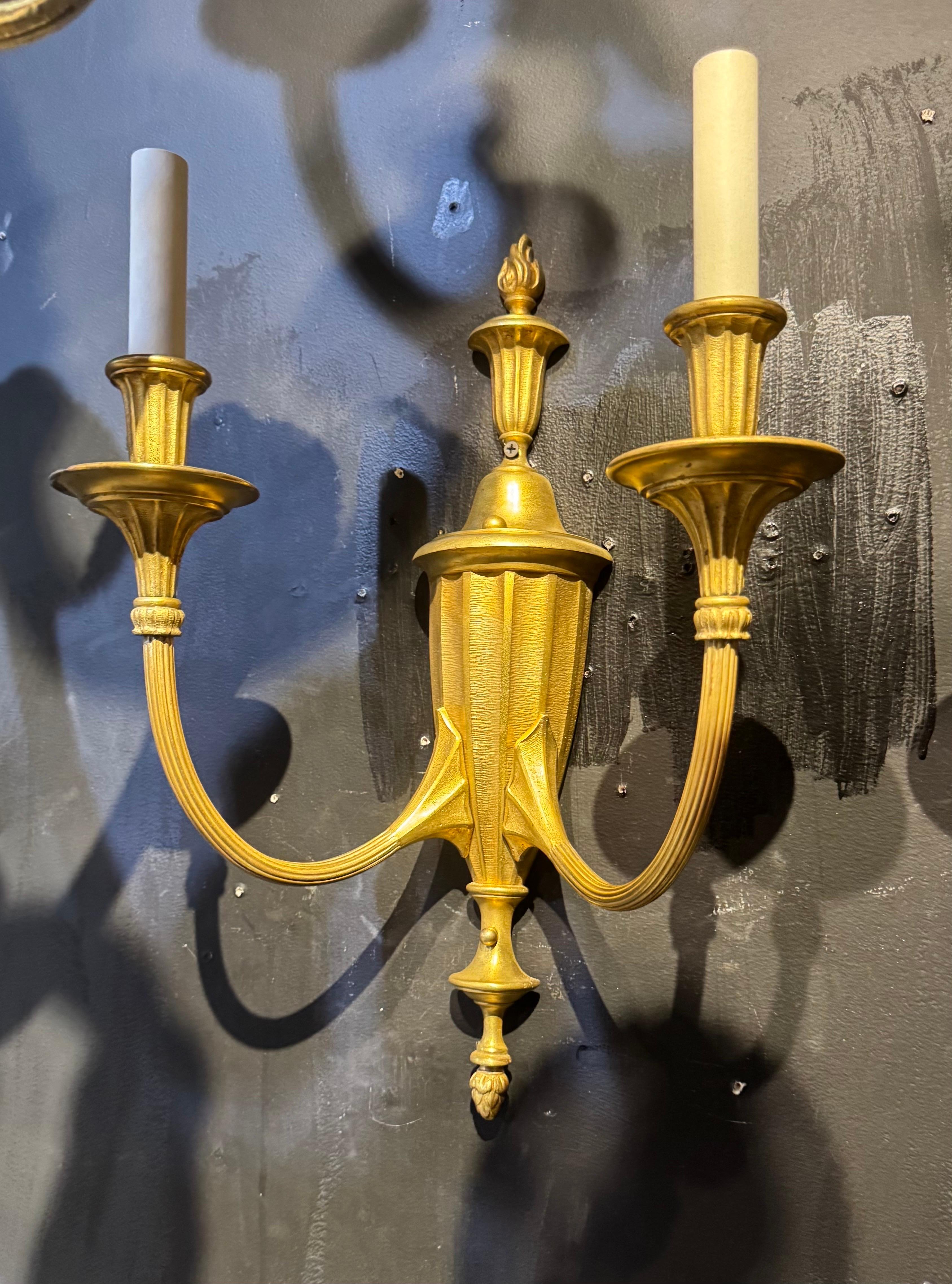 Neoclassico 1920 Caldwell Bronze Sconces 2 Lights in vendita
