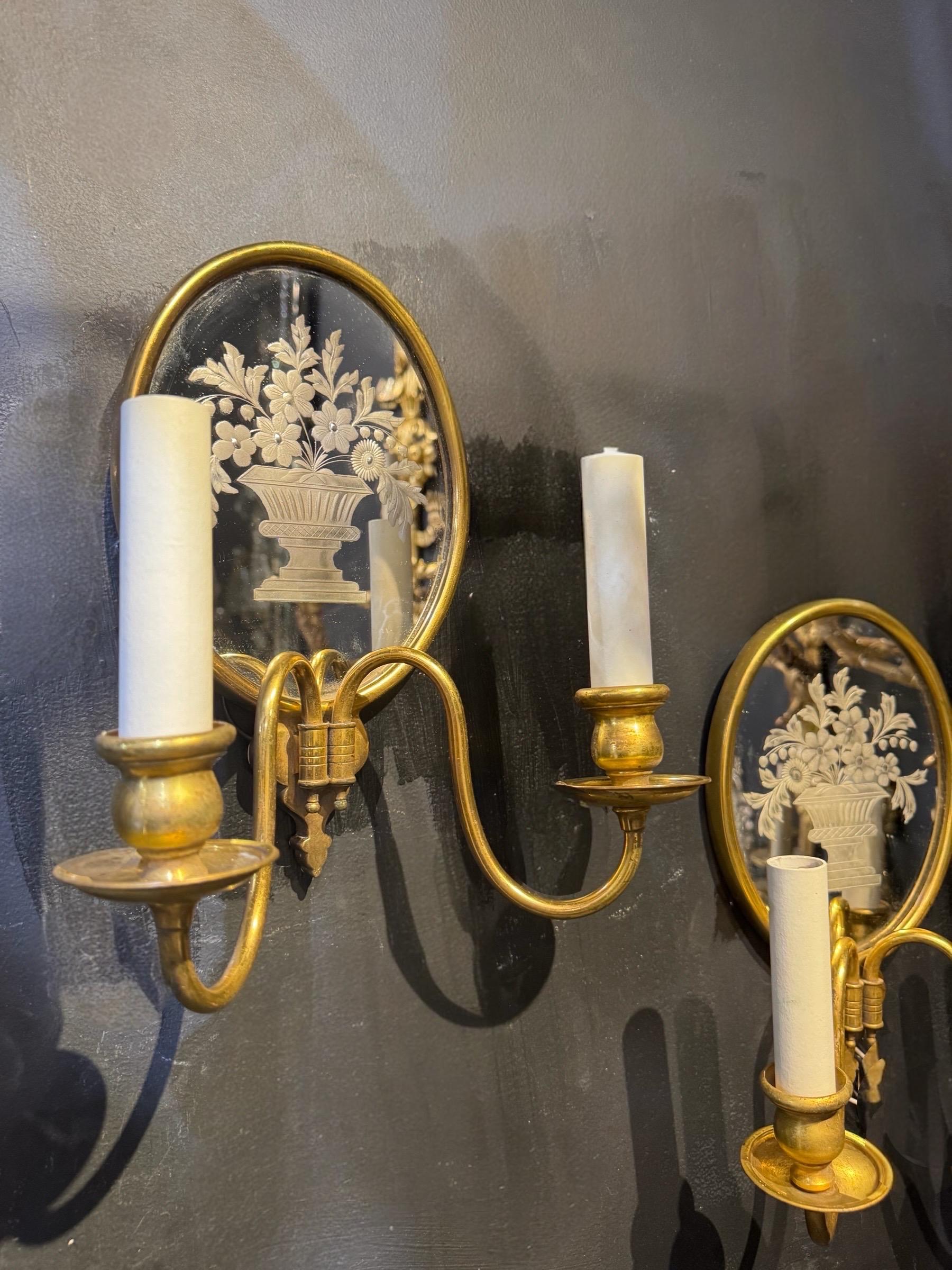Néoclassique 1920 Caldwell  Appliques en miroir gravé avec designs amnésiques en vente