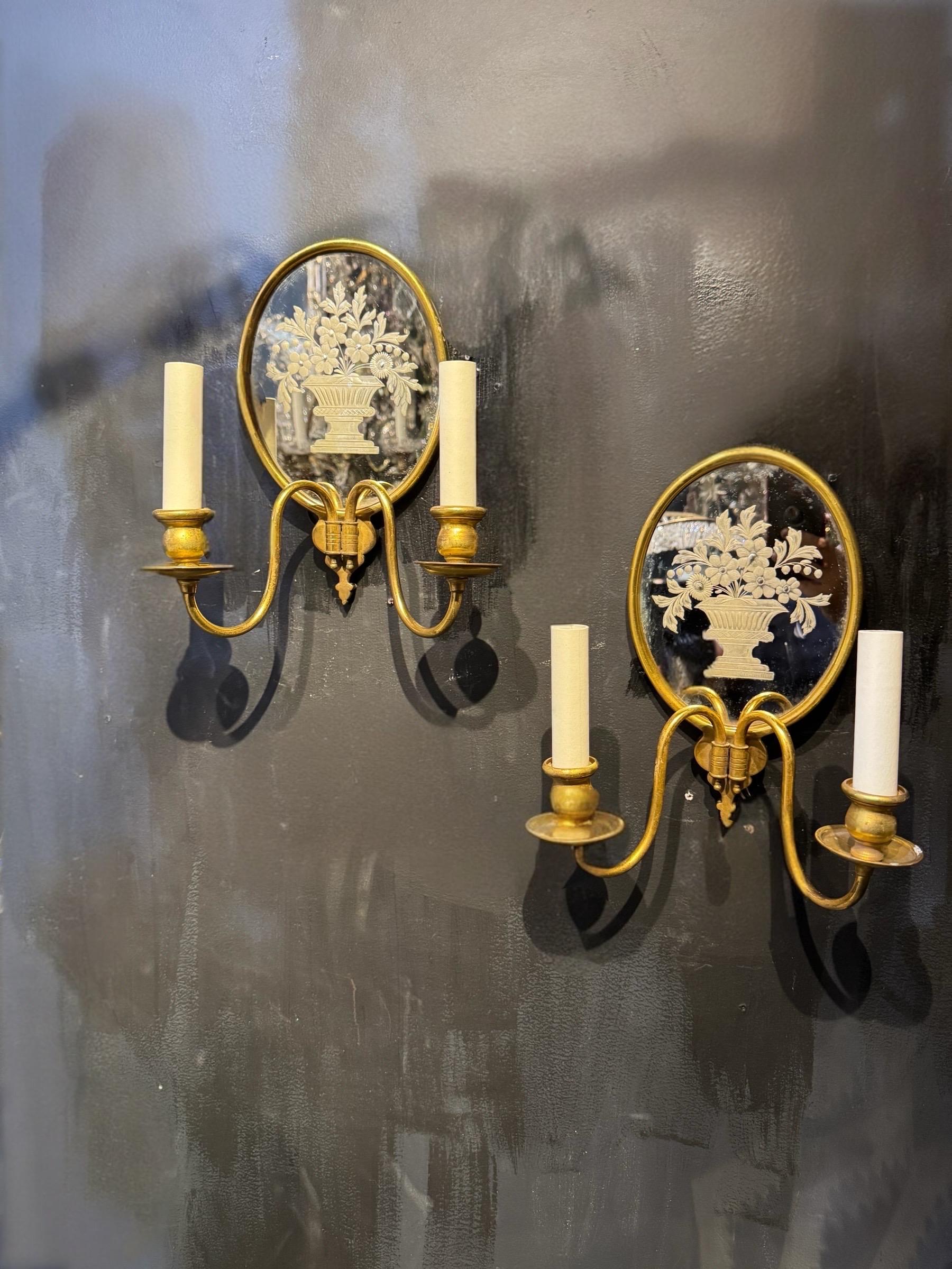 Buriné 1920 Caldwell  Appliques en miroir gravé avec designs amnésiques en vente