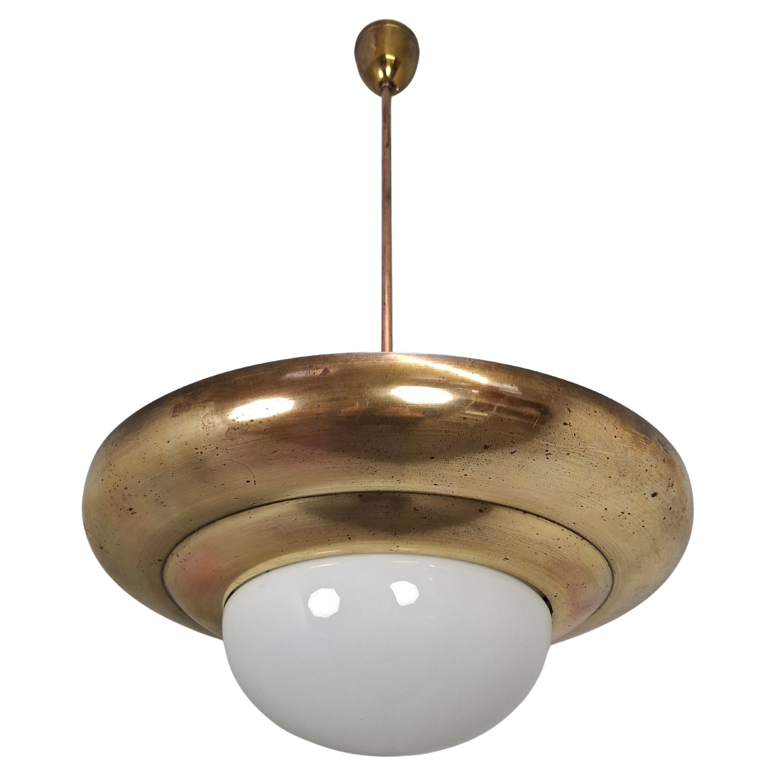 1920 Lámpara colgante checoslovaca Art Decó de latón y cristal opalino, Napako 13443