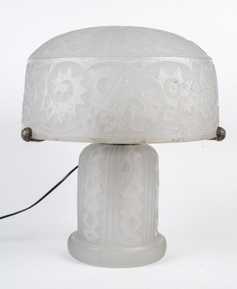 Glass 1920 -DAUM Nancy France Table lamp For Sale