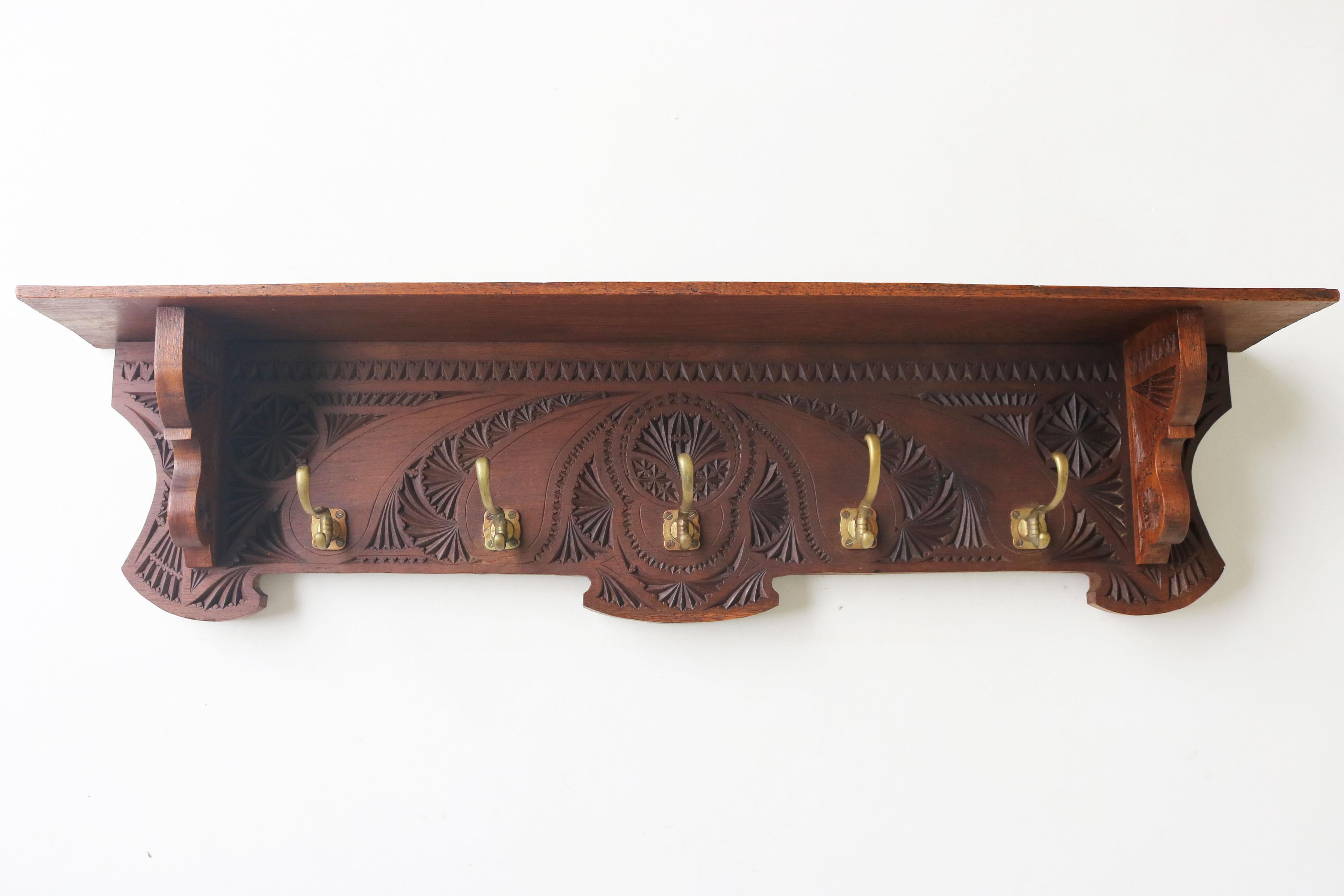 1920 Artes y Oficios Holandeses Antiguo Perchero / Sombrerero Astilla de Madera Tallada Arte Popular en venta 1