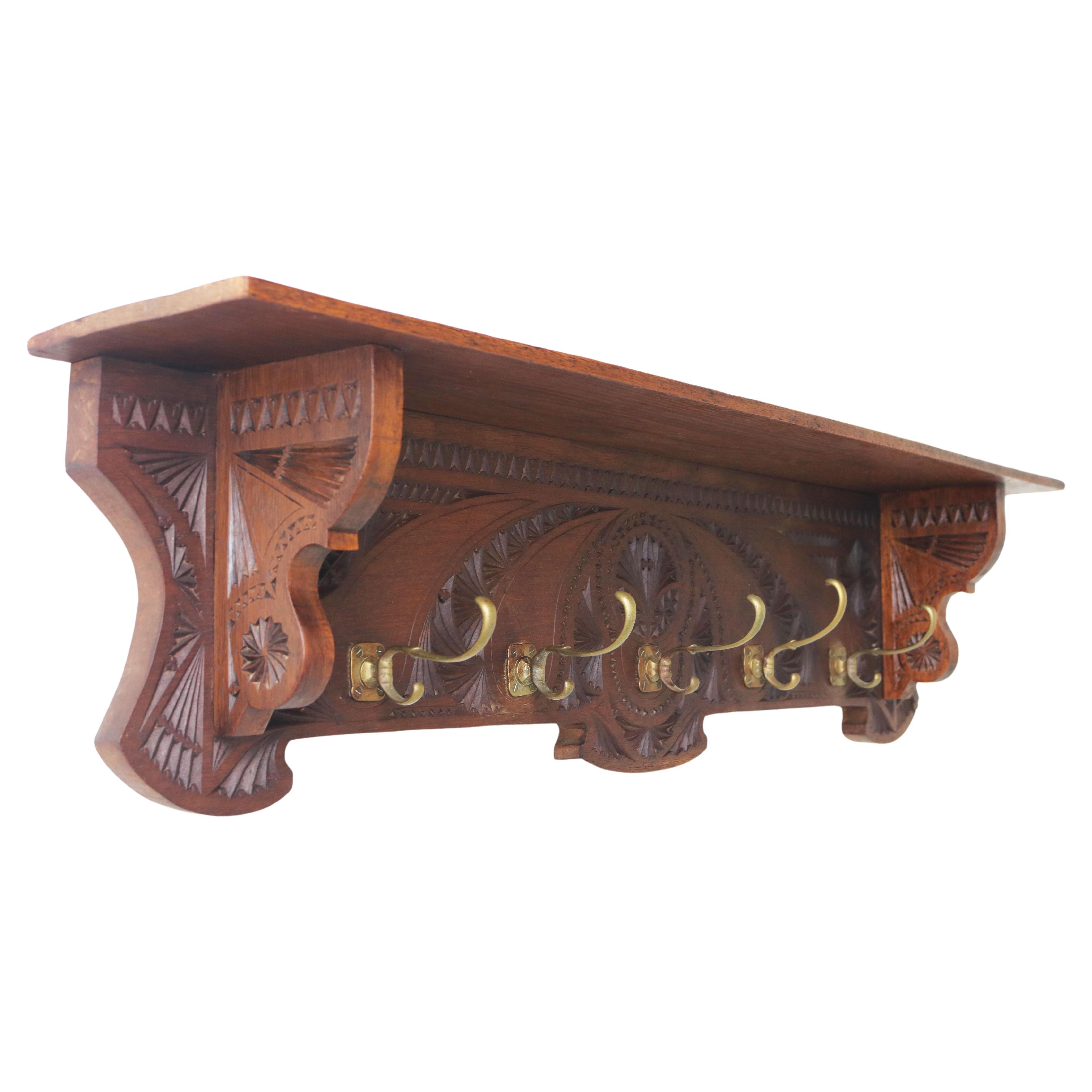 1920 Artes y Oficios Holandeses Antiguo Perchero / Sombrerero Astilla de Madera Tallada Arte Popular en venta