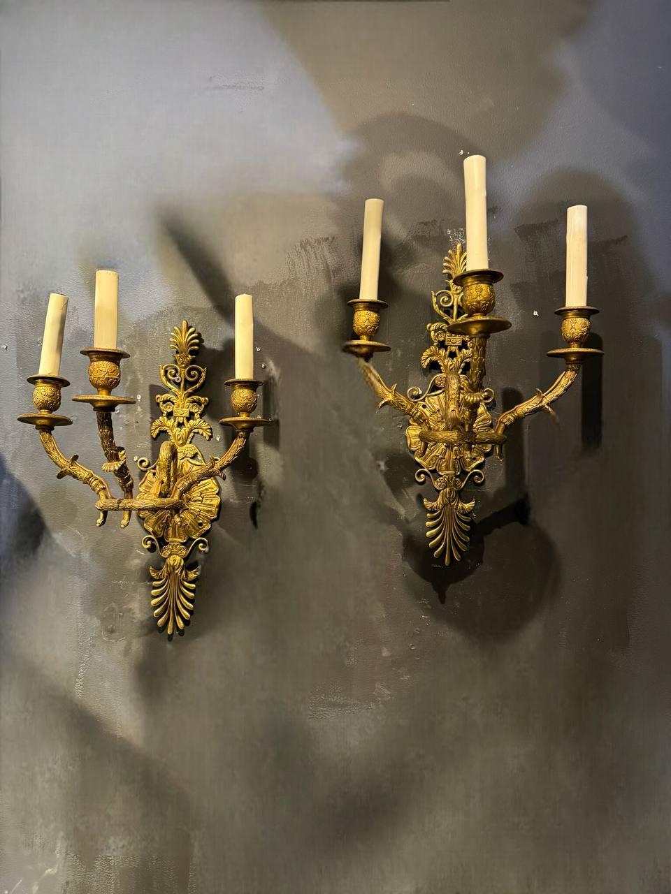 Stile impero 1920 Impero Bronze Swam Sconces 3 Lights in vendita