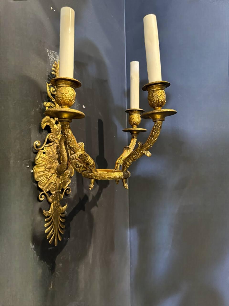 Inciso 1920 Impero Bronze Swam Sconces 3 Lights in vendita