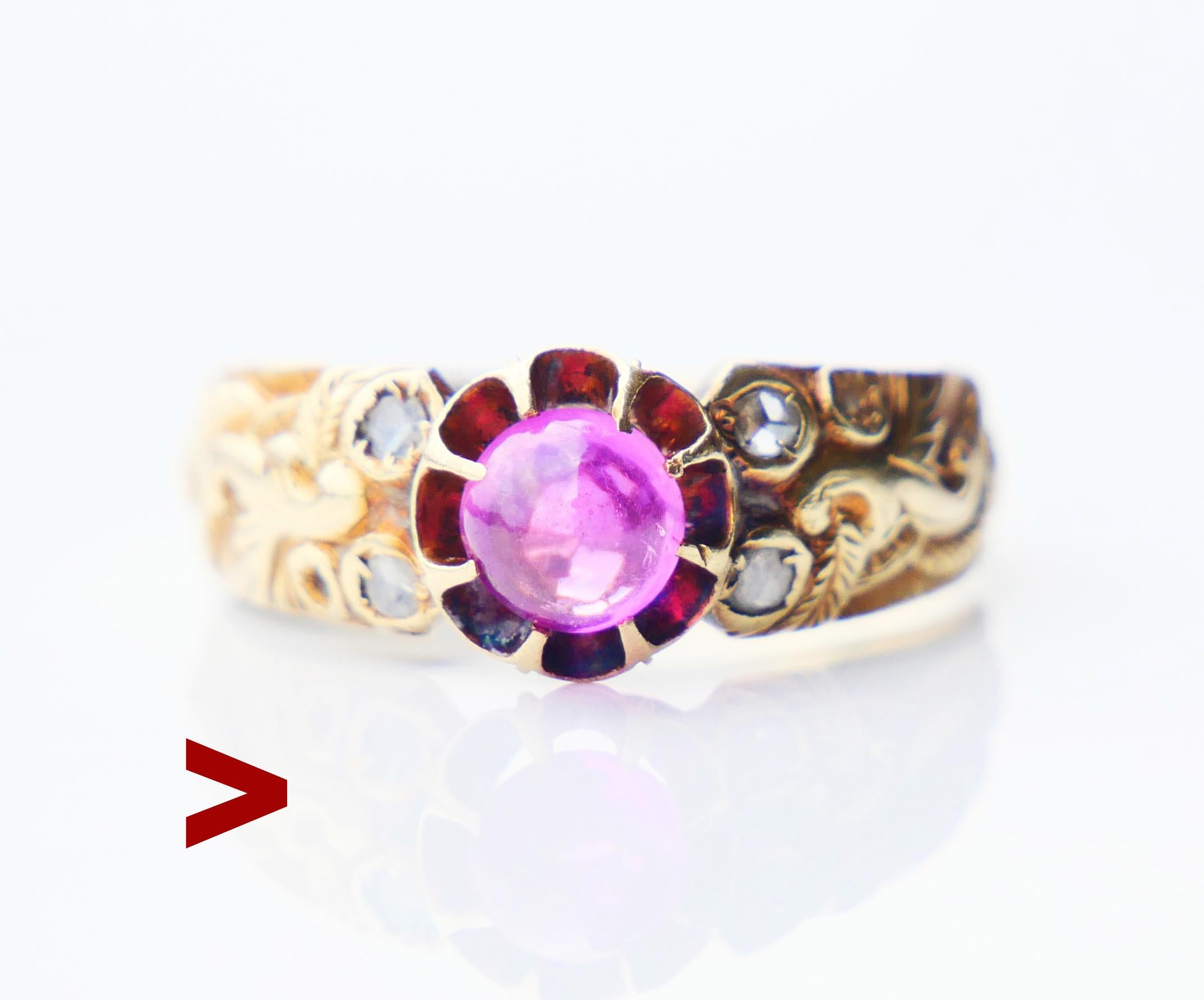 Alter estnischer Ring mit natürlichem Rubin und Diamanten, hergestellt zwischen 1919 und 1924.

Dieser Ring zeigt die Traditionen und Techniken der russischen Juwelierschule, die kurz nach dem Zusammenbruch des Russischen Reiches, als Estland ein
